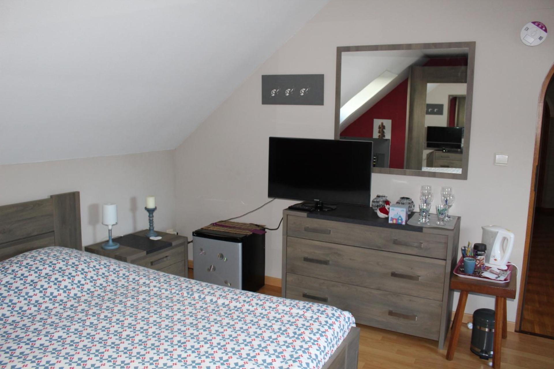 Deluxe Room (2 Adults + 1 Child) photo 1