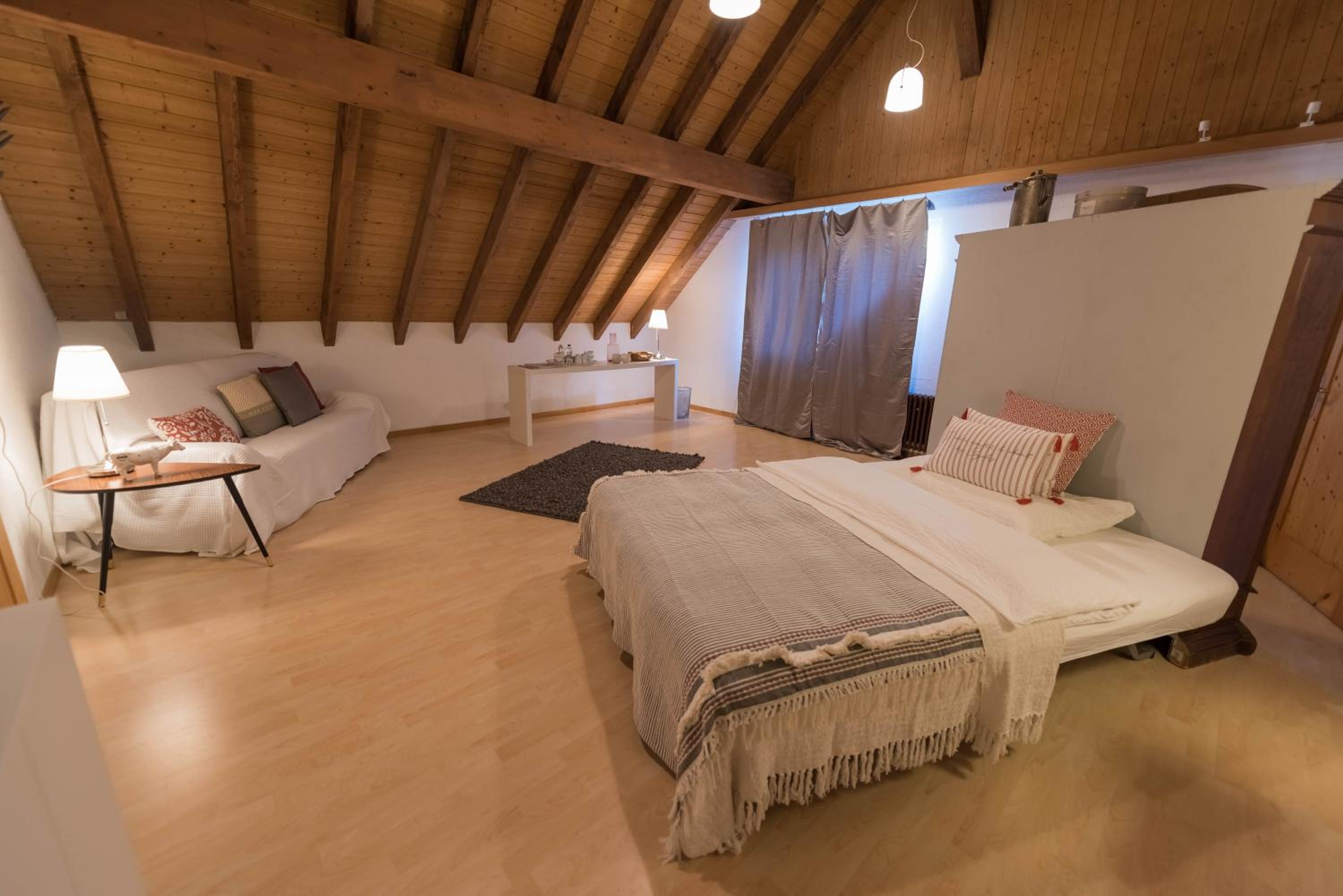 Double Room with Shared Bathroom photo 3