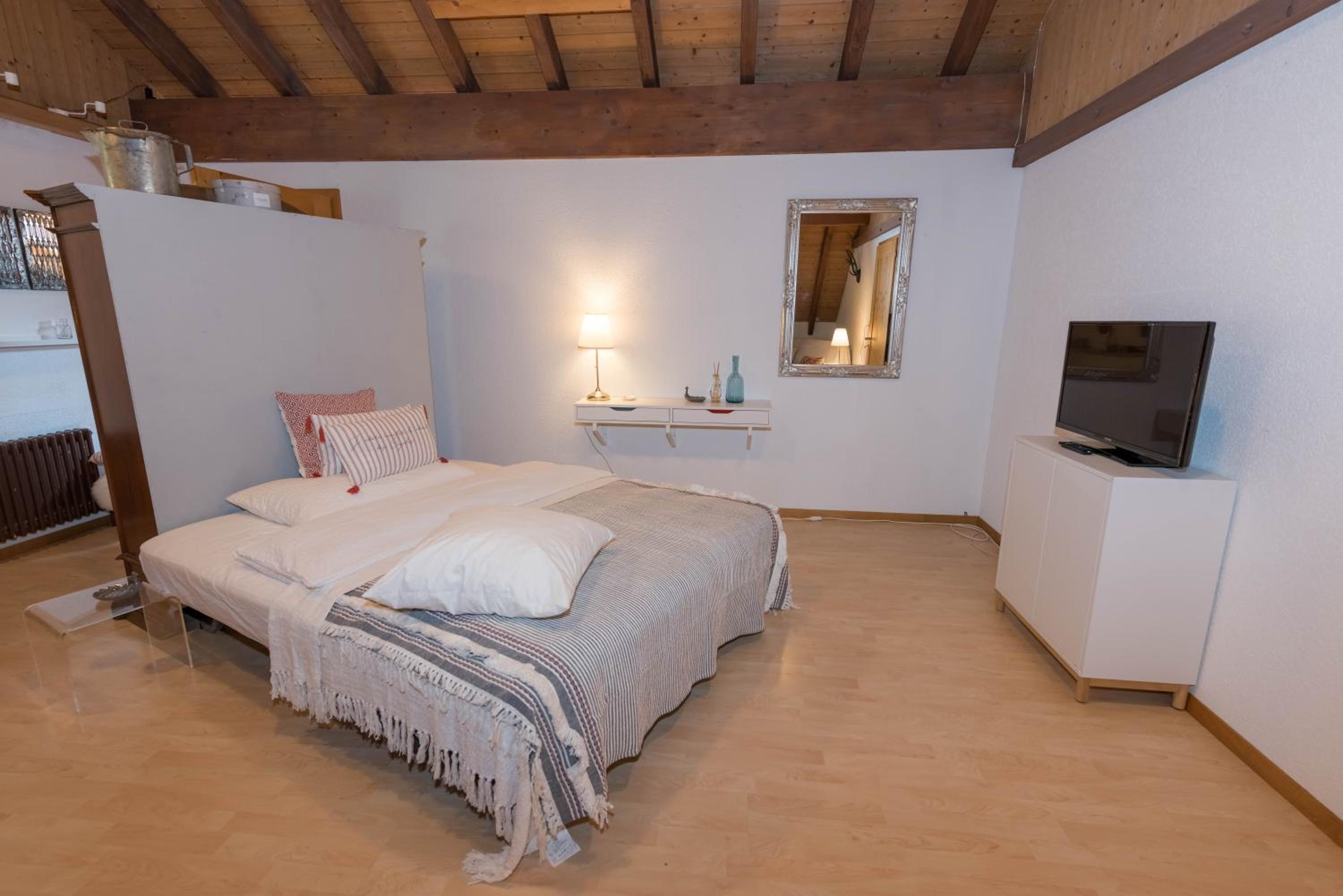 Double Room with Shared Bathroom photo 2