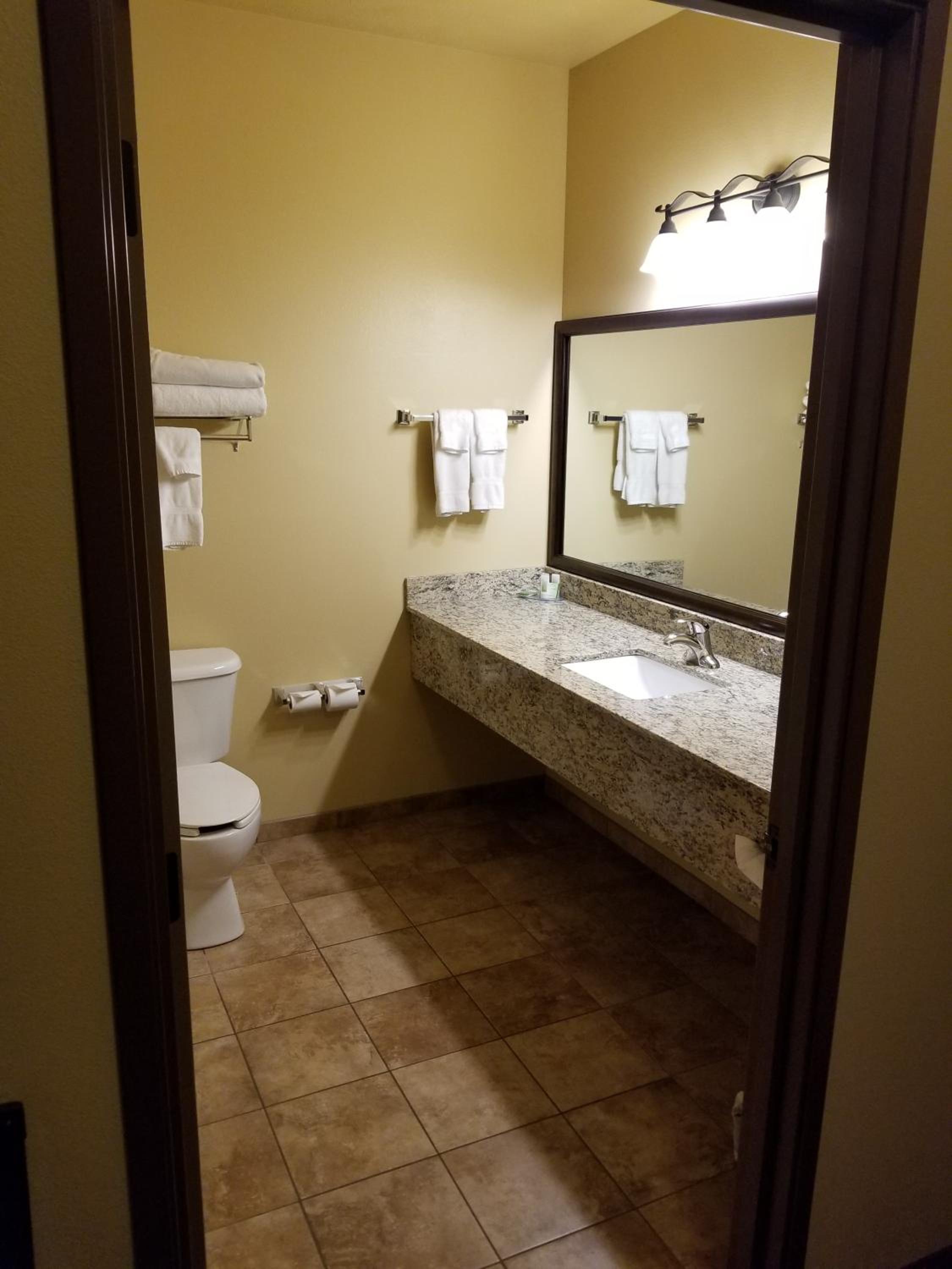 King Room - Non-Smoking - Photo 5