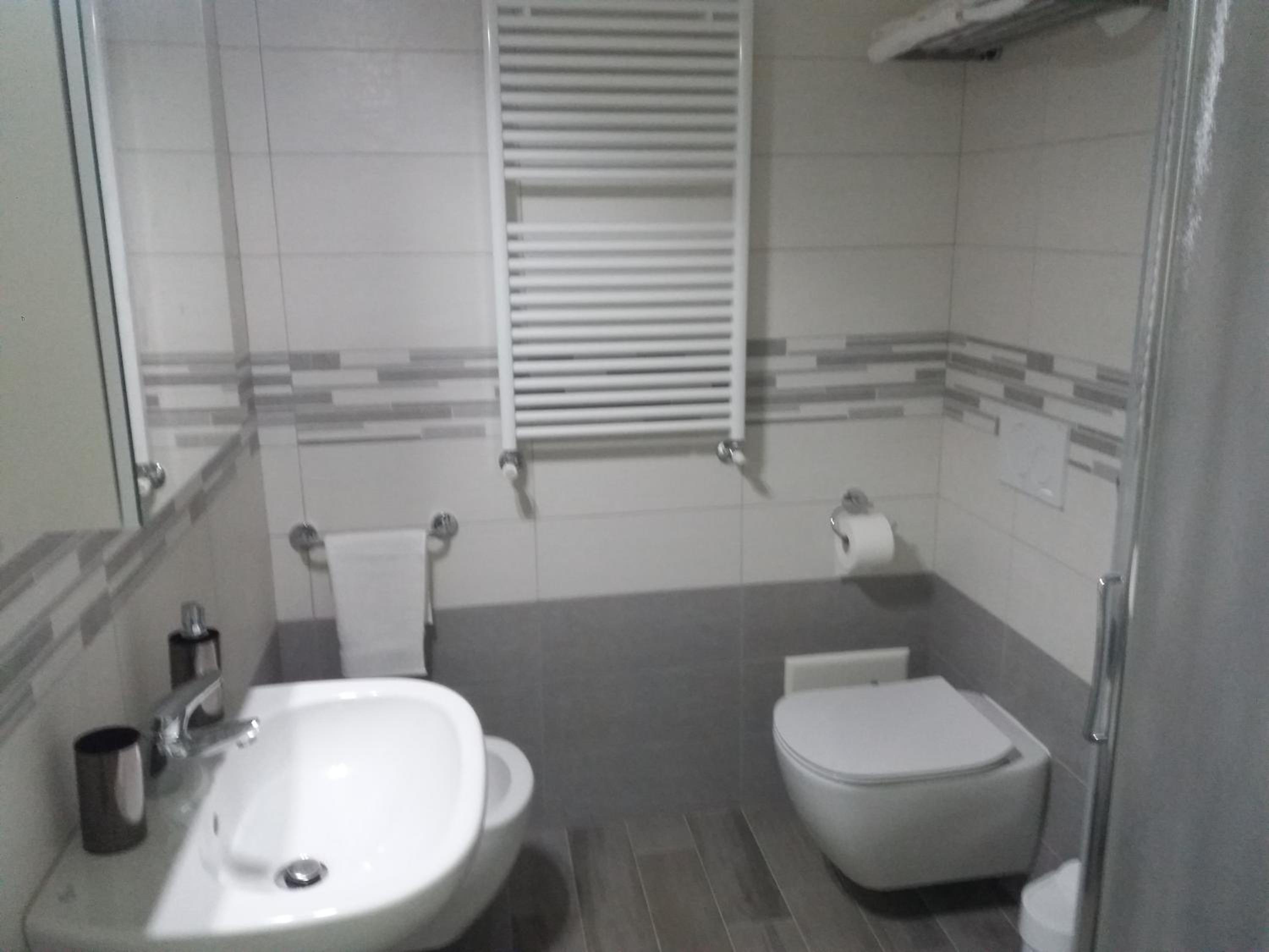 Single Room With Private Bathroom photo 2