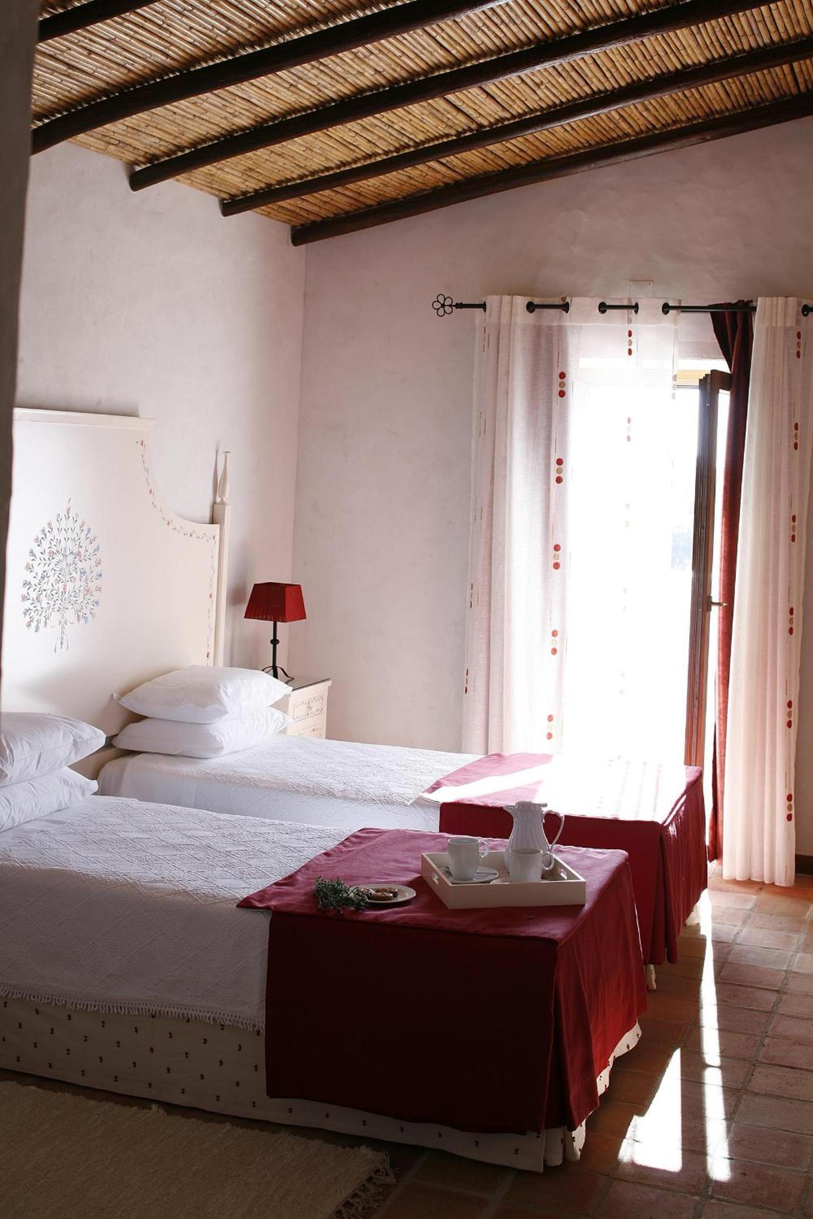 Double Room with Balcony - Photo 1