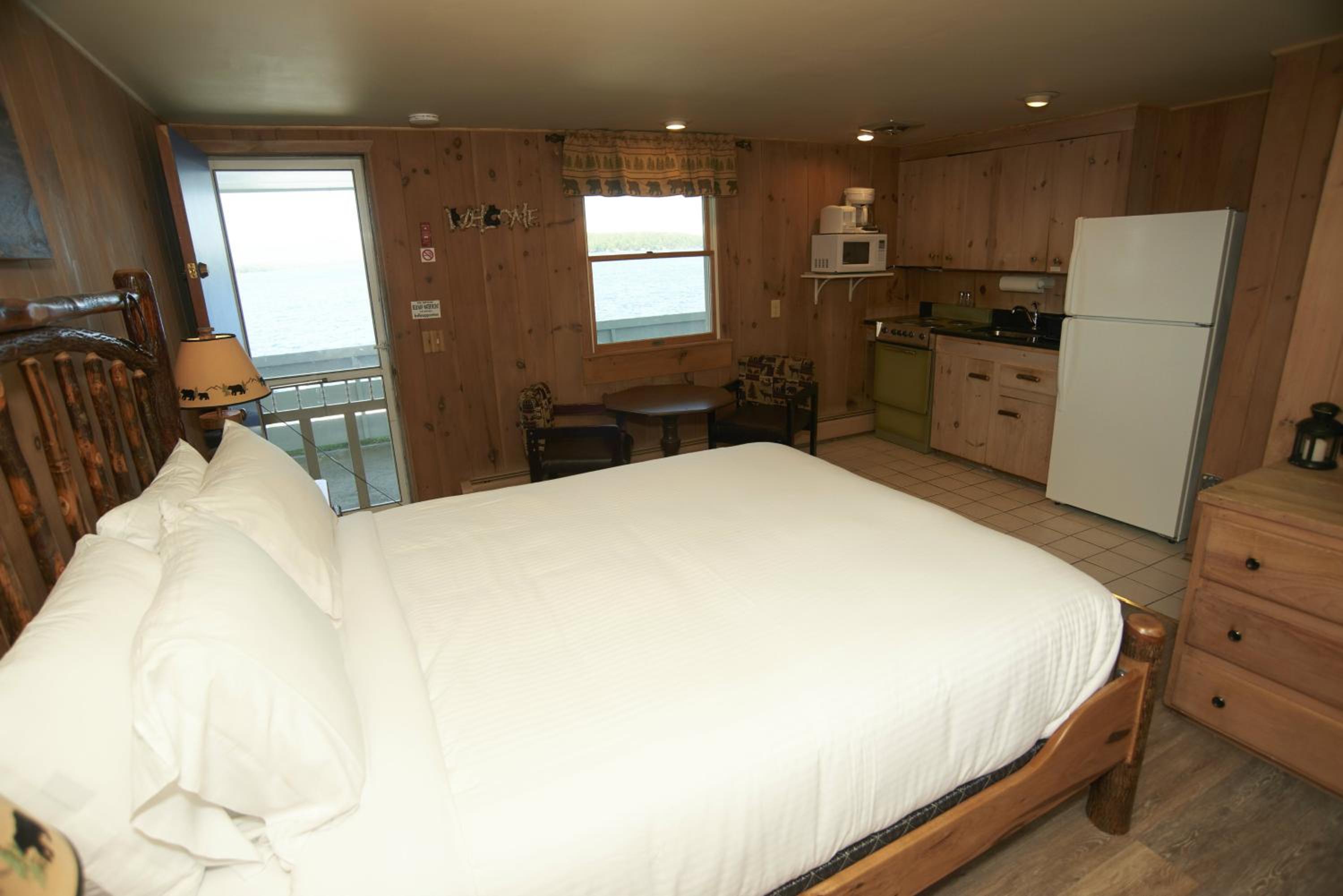 Single Room with Lake View and Balcony photo 1