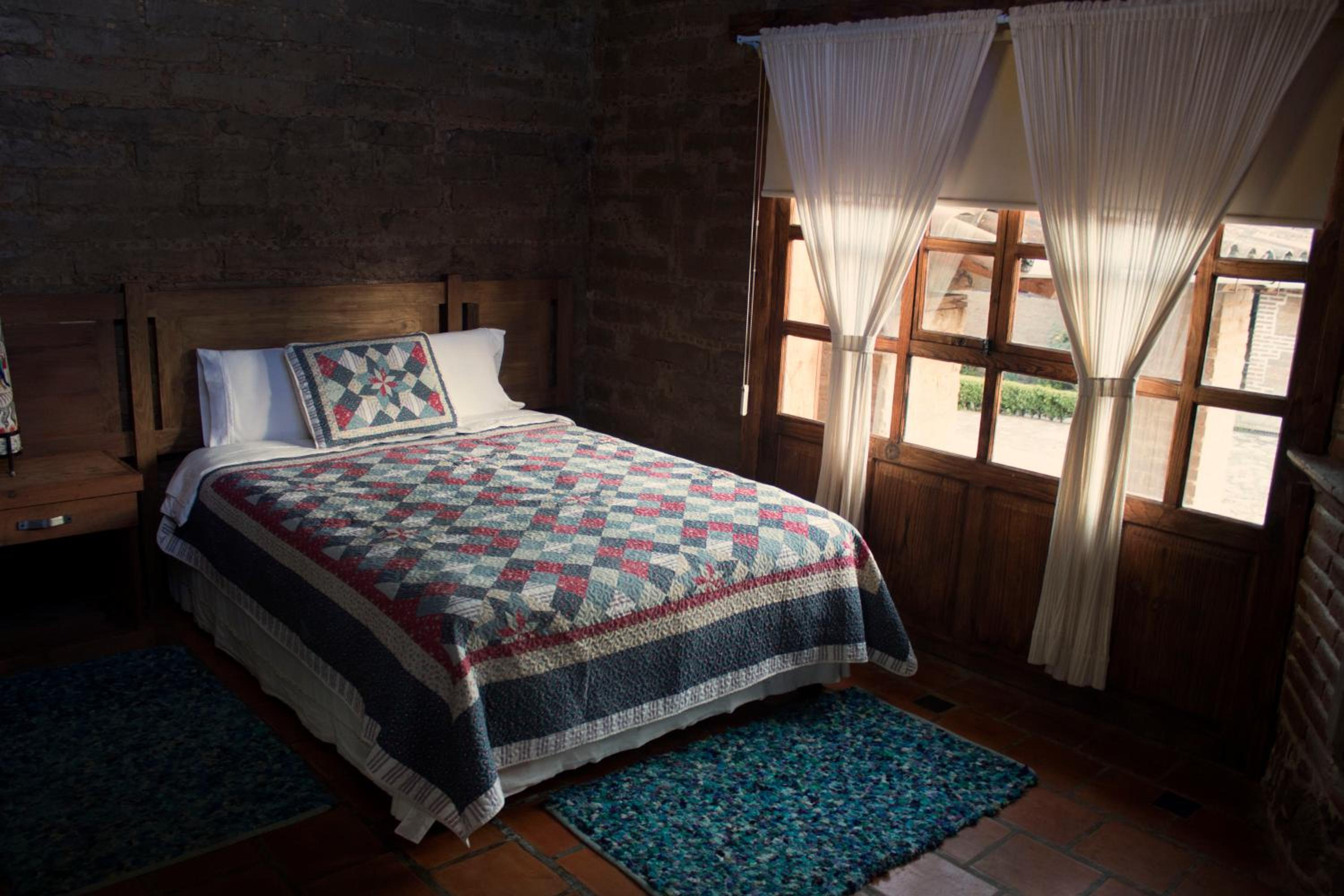 Deluxe Queen Room with Two Queen Beds photo 3