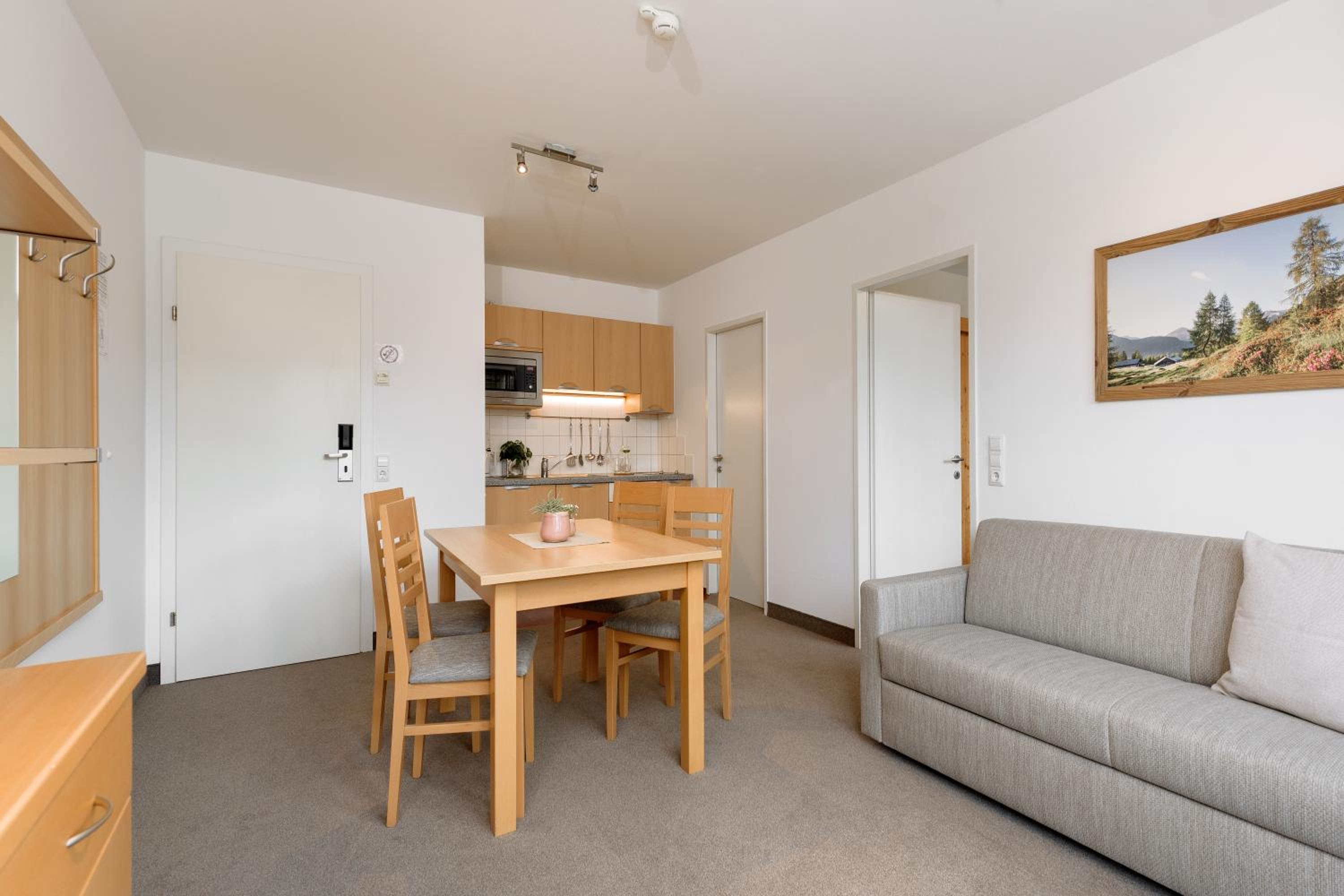 One-Bedroom Apartment with Balcony photo 2