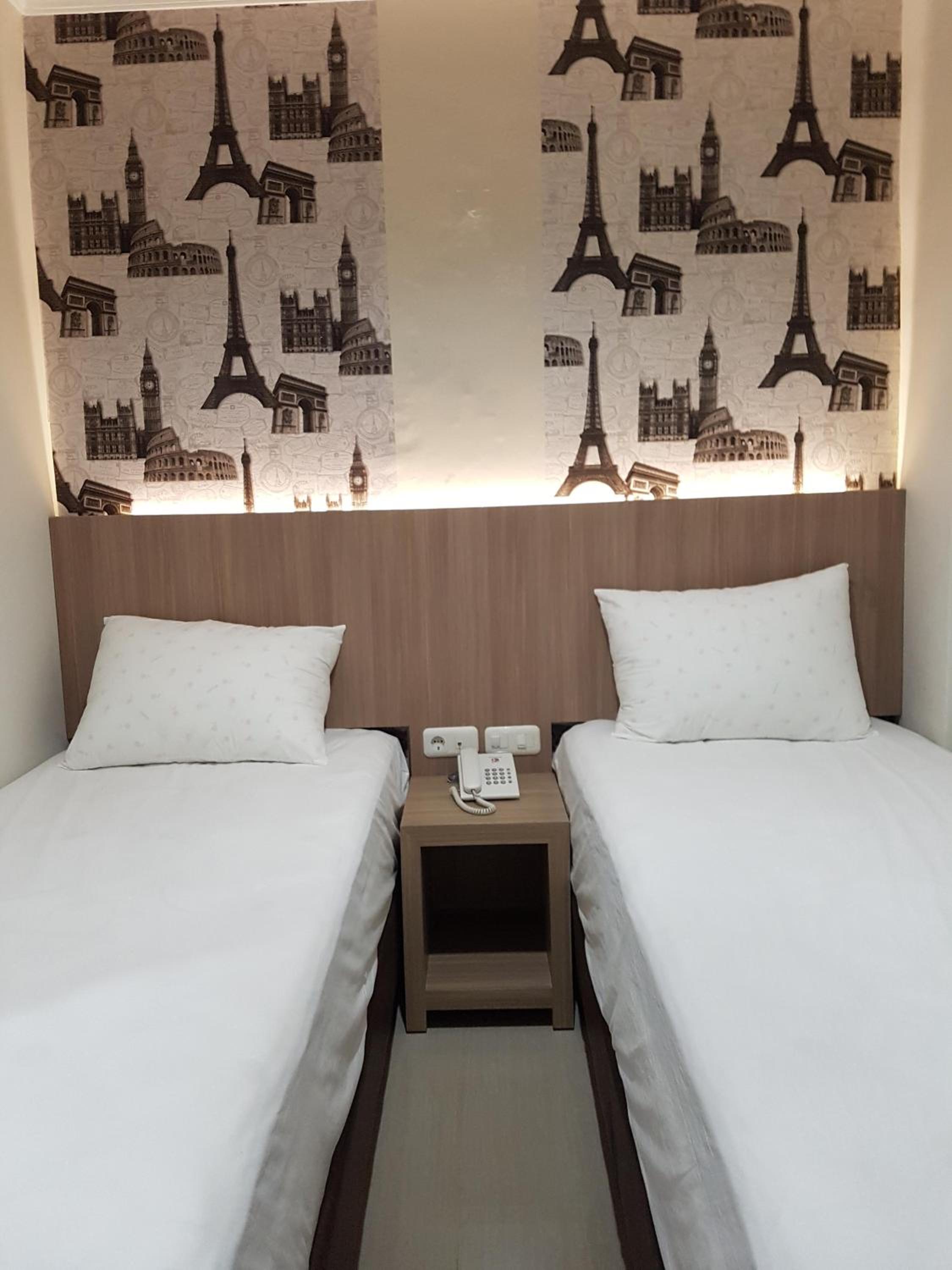 Deluxe Twin Room - Photo 1