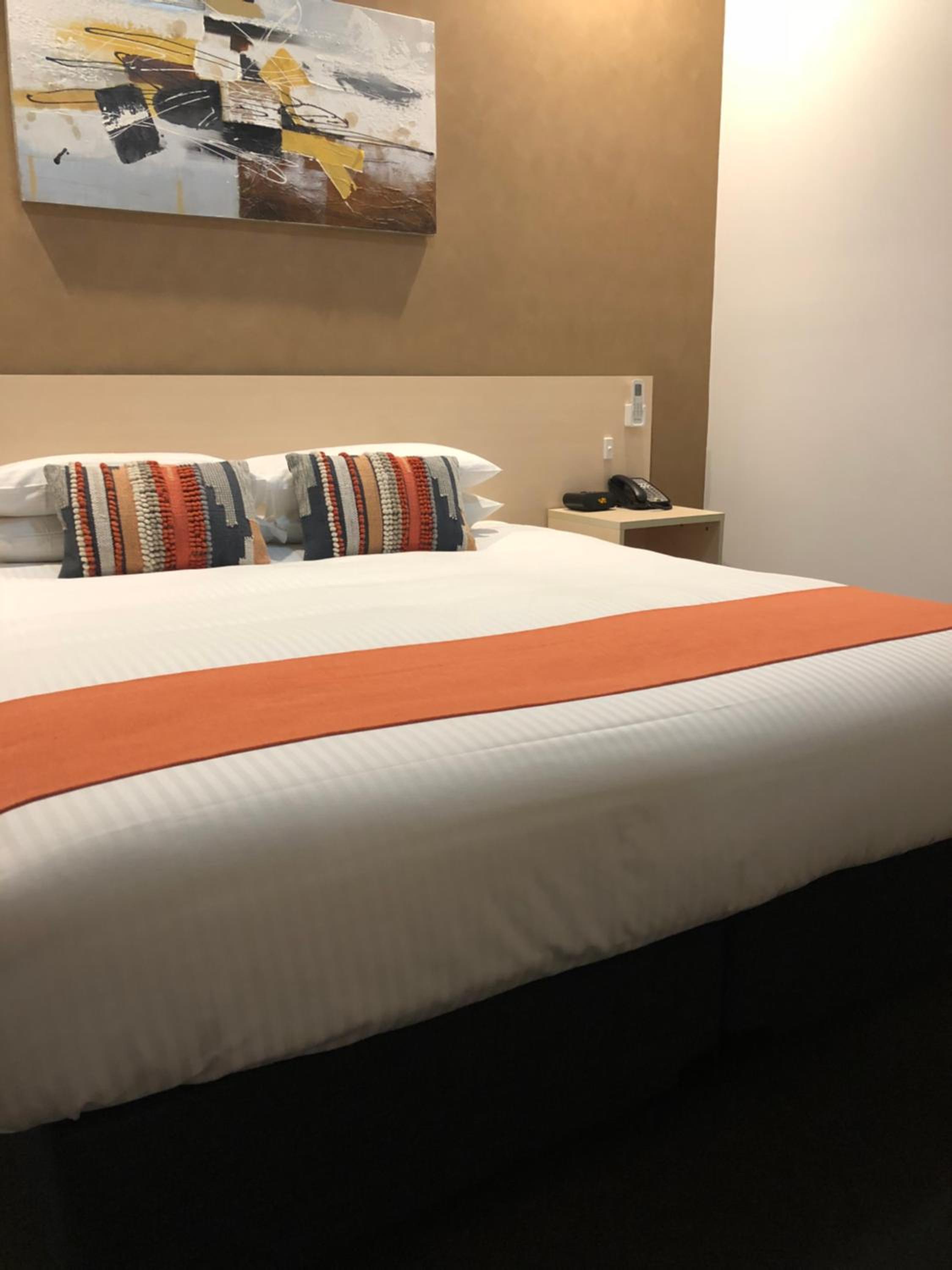 Deluxe Double Room - Photo 11