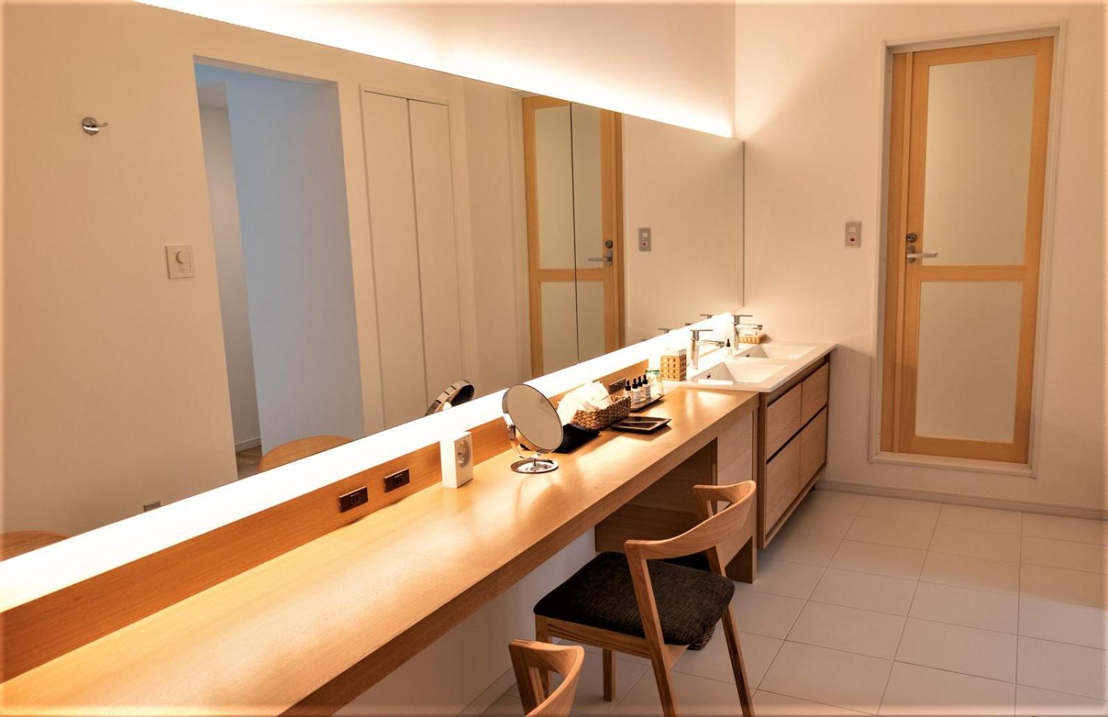 Large Twin Room - Photo 6