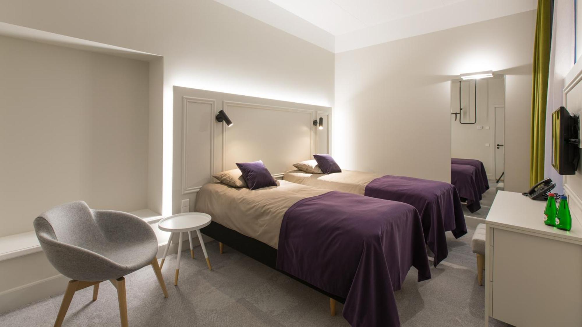 Double or twin room with Atrium view  photo 1