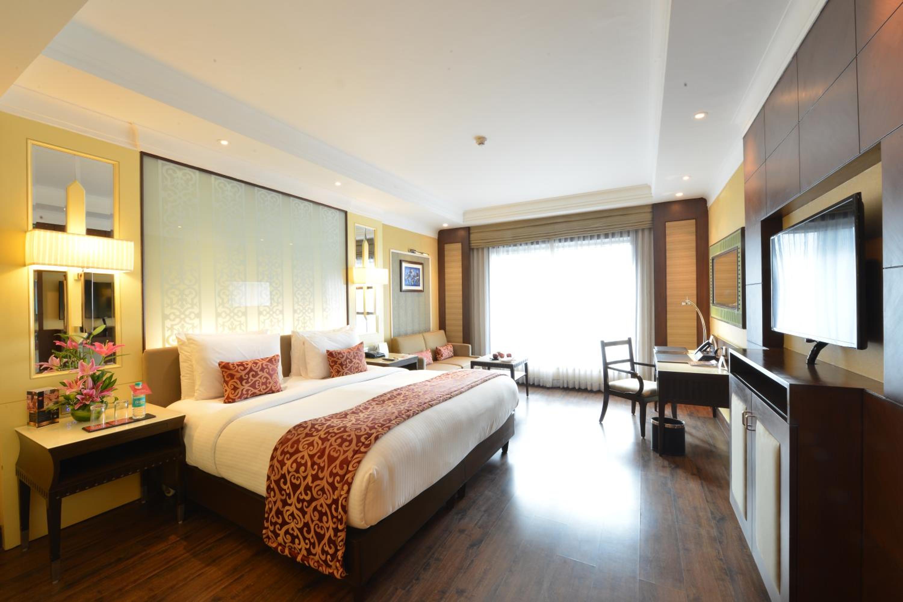 Standard King Room photo 1
