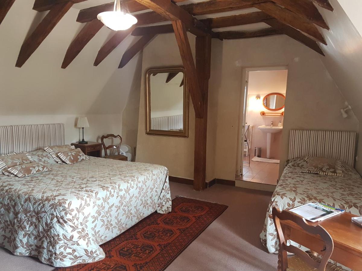 Triple Room with Private Bathroom photo 2