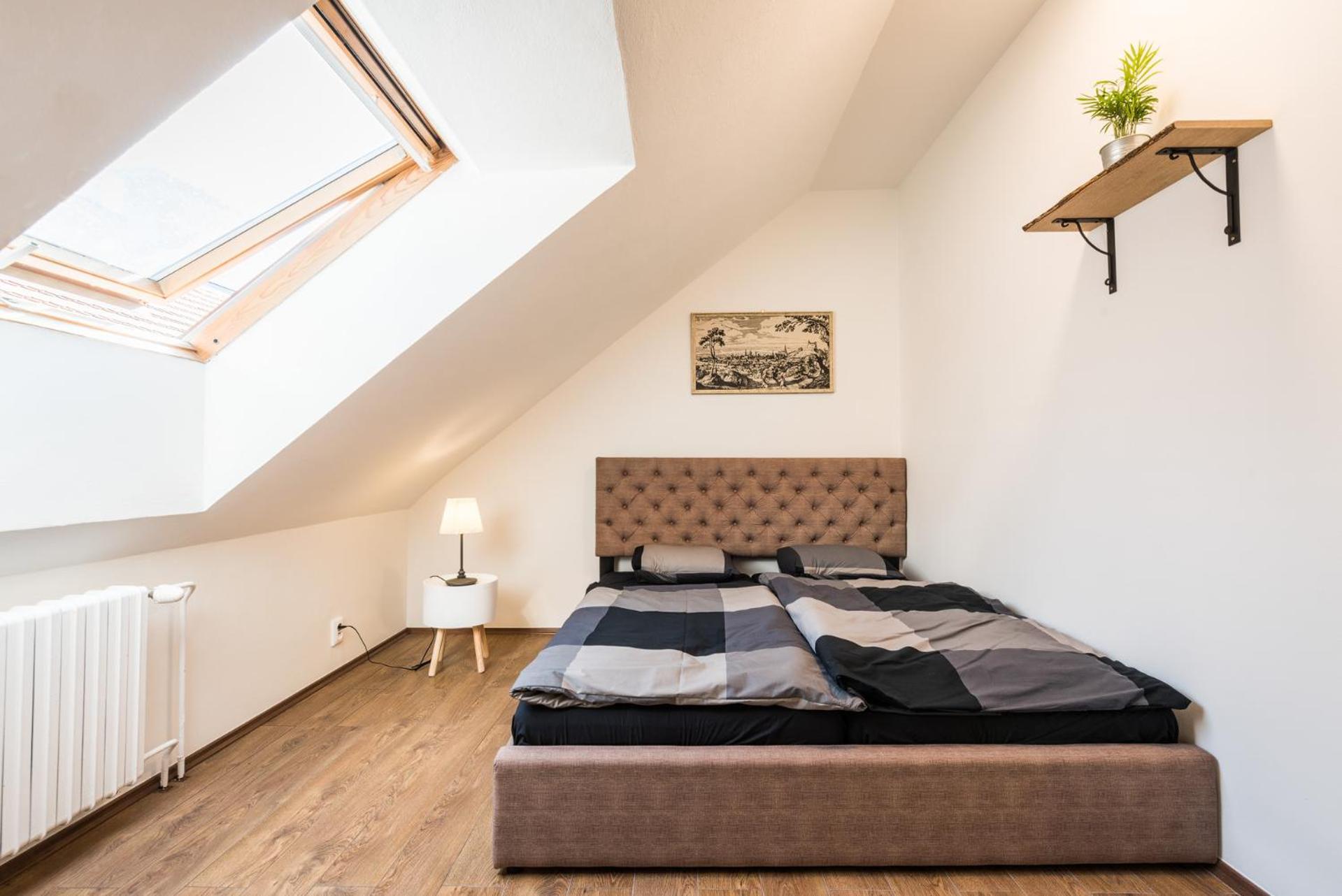 Large Double Room with Shared Bathroom photo 1