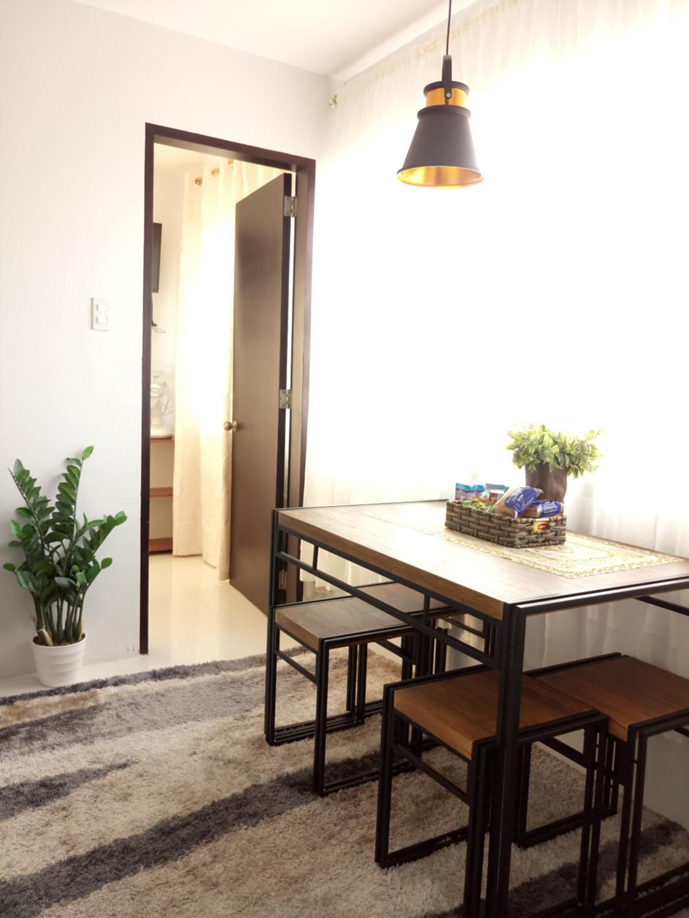 One-Bedroom Apartment - Photo 4