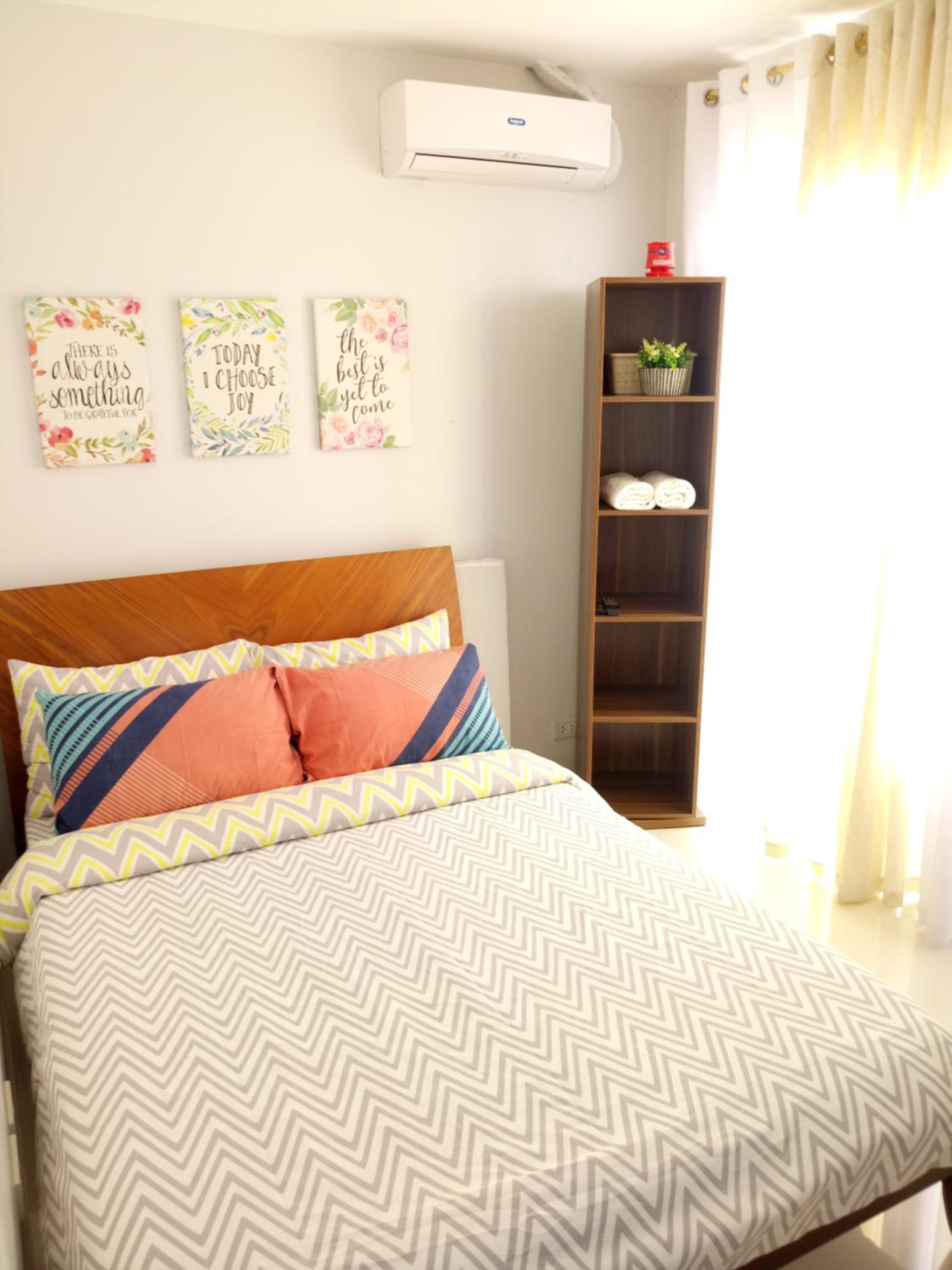 One-Bedroom Apartment - Photo 1