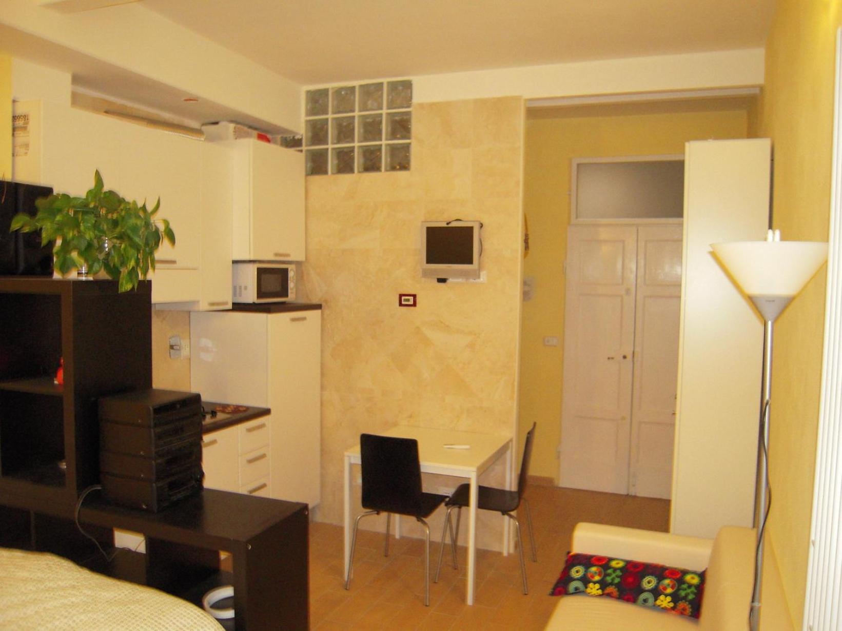 Studio (2 Adults)