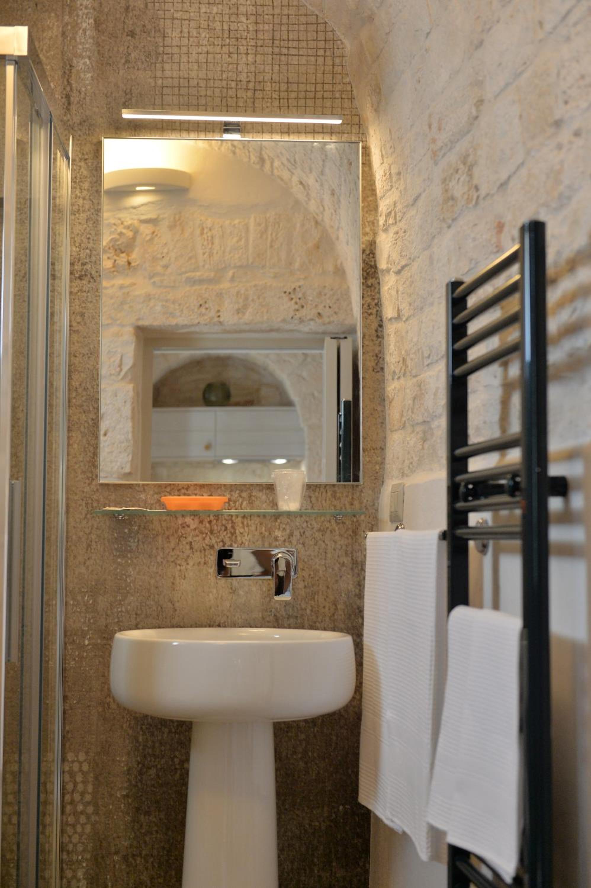 Standard One-Bedroom House - Photo 6
