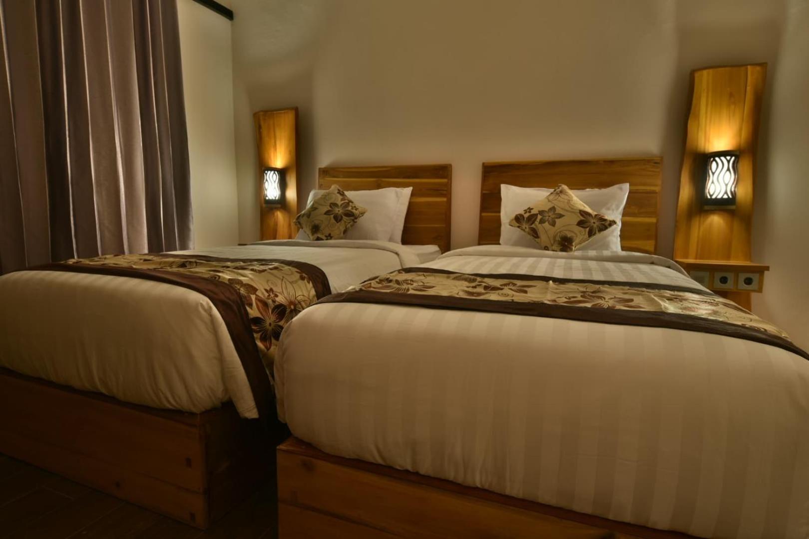 Deluxe Double or Twin Room with Pool View photo 1