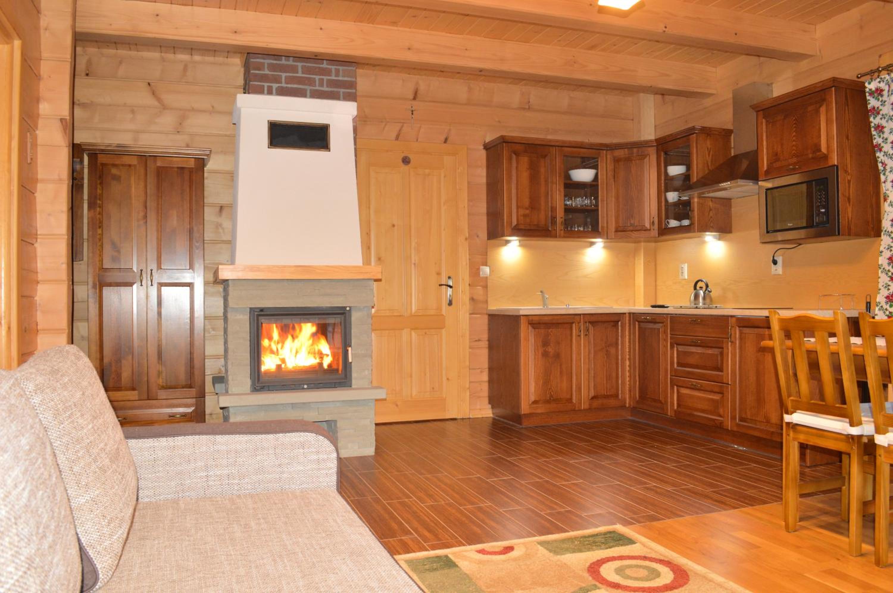Apartment with Fireplace photo 3