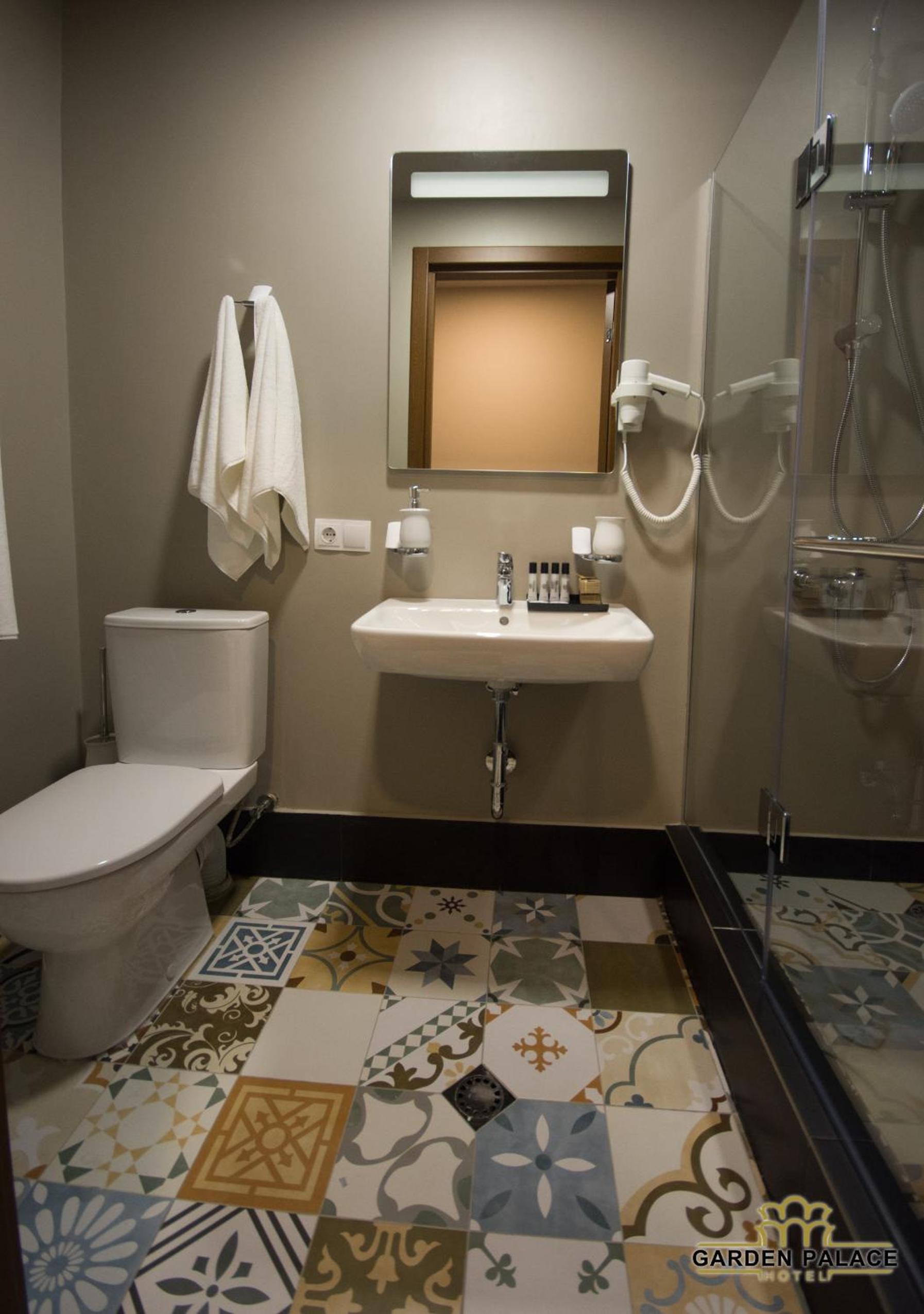 Superior Twin Room with City View photo 2