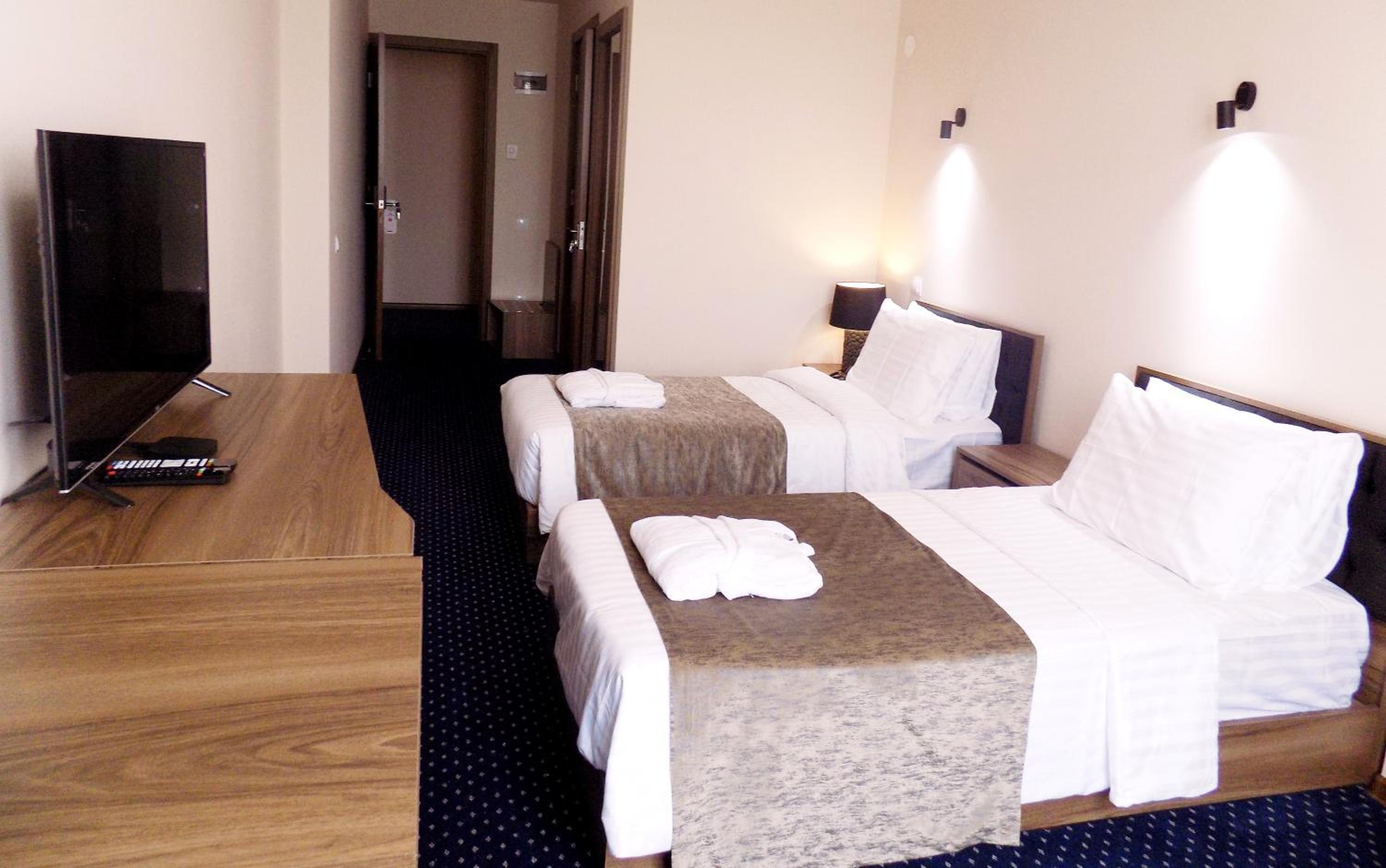 Standard Twin Room with Garden View photo 3