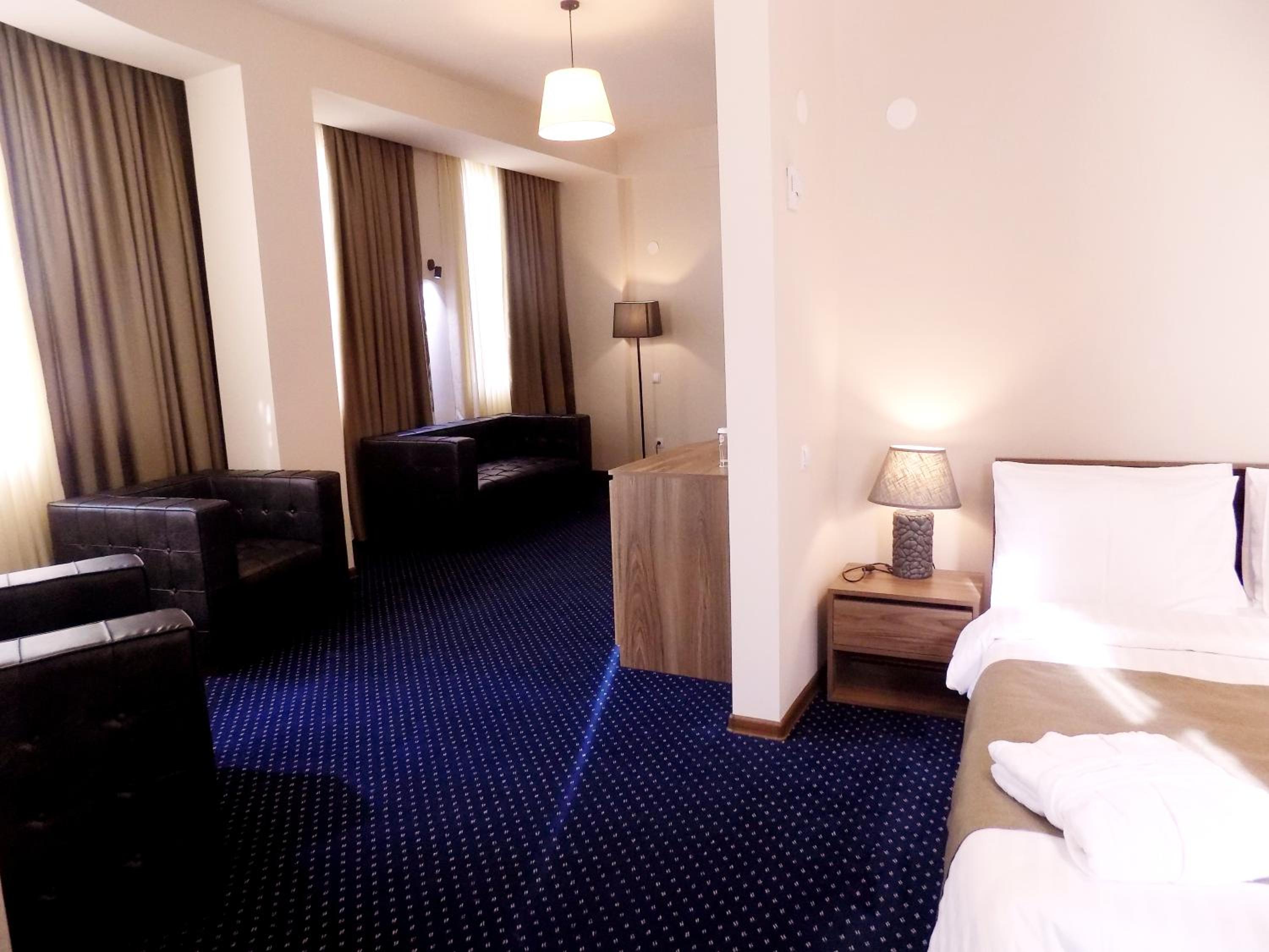 Deluxe Family Suite