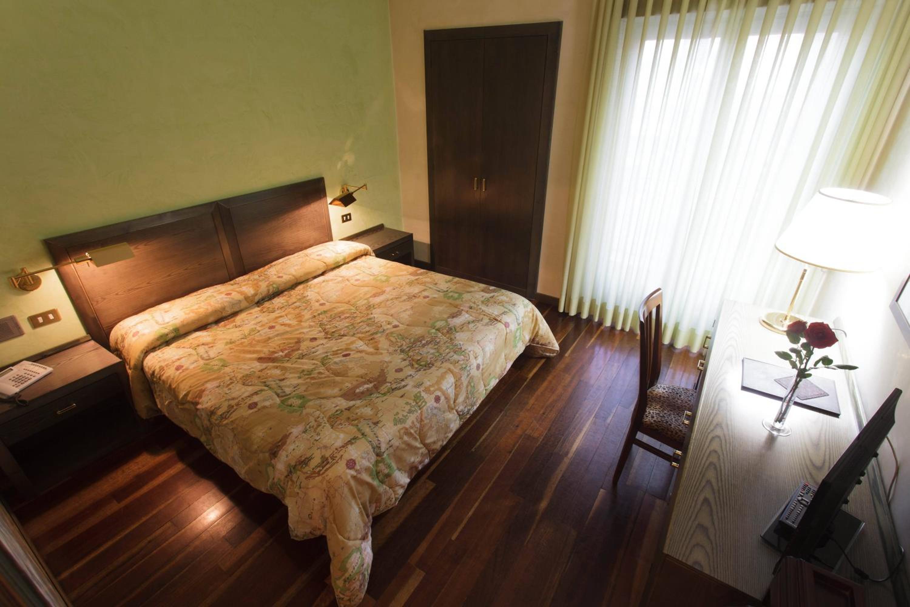Deluxe Double Room - Photo 1