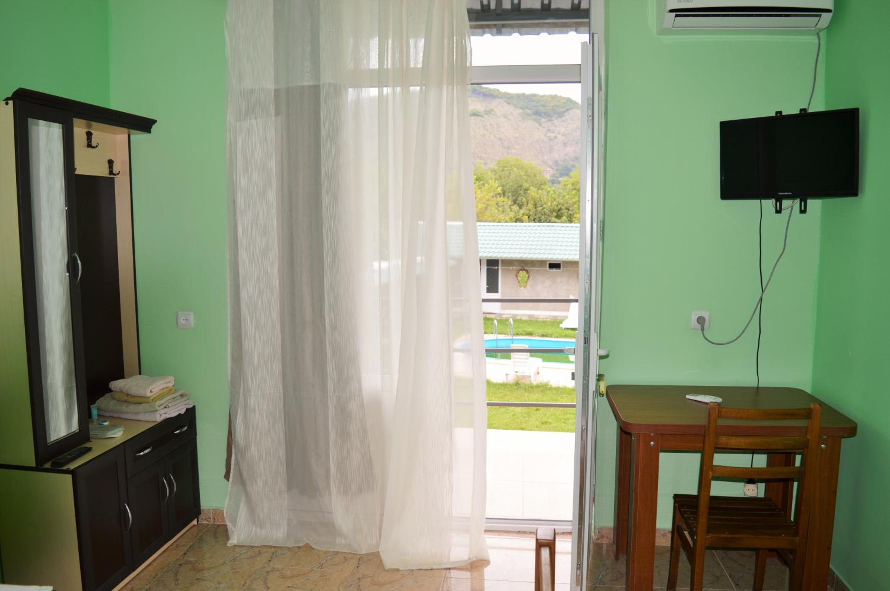 Standard Twin Room With Mountain View