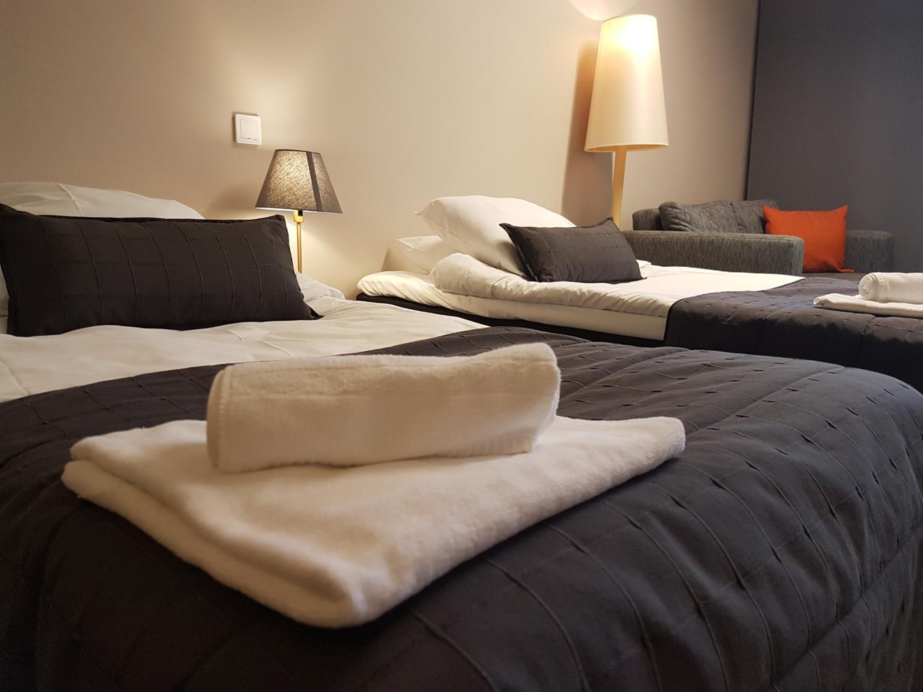 Twin Room - Photo 10