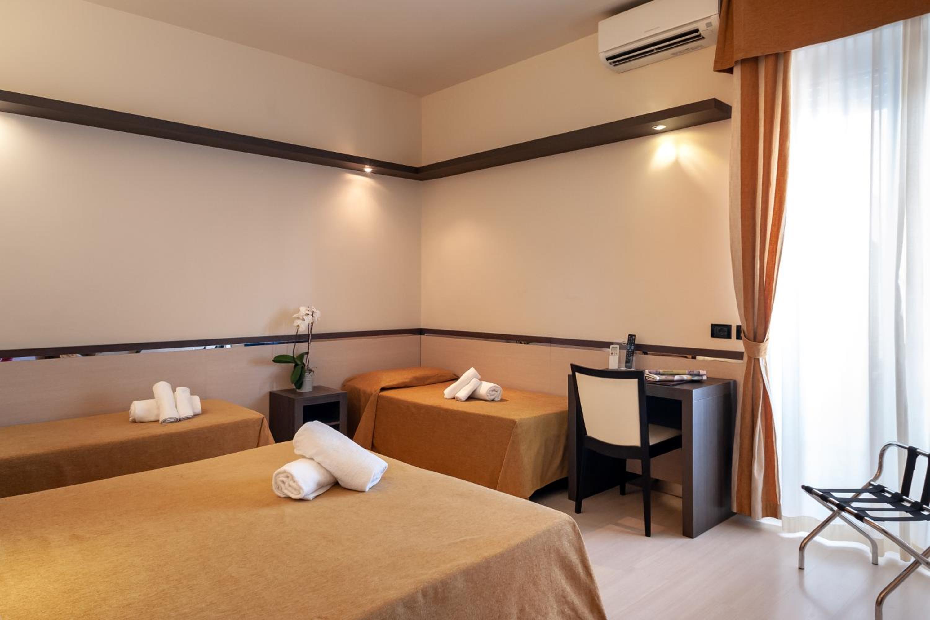 Quadruple Room - Photo 4