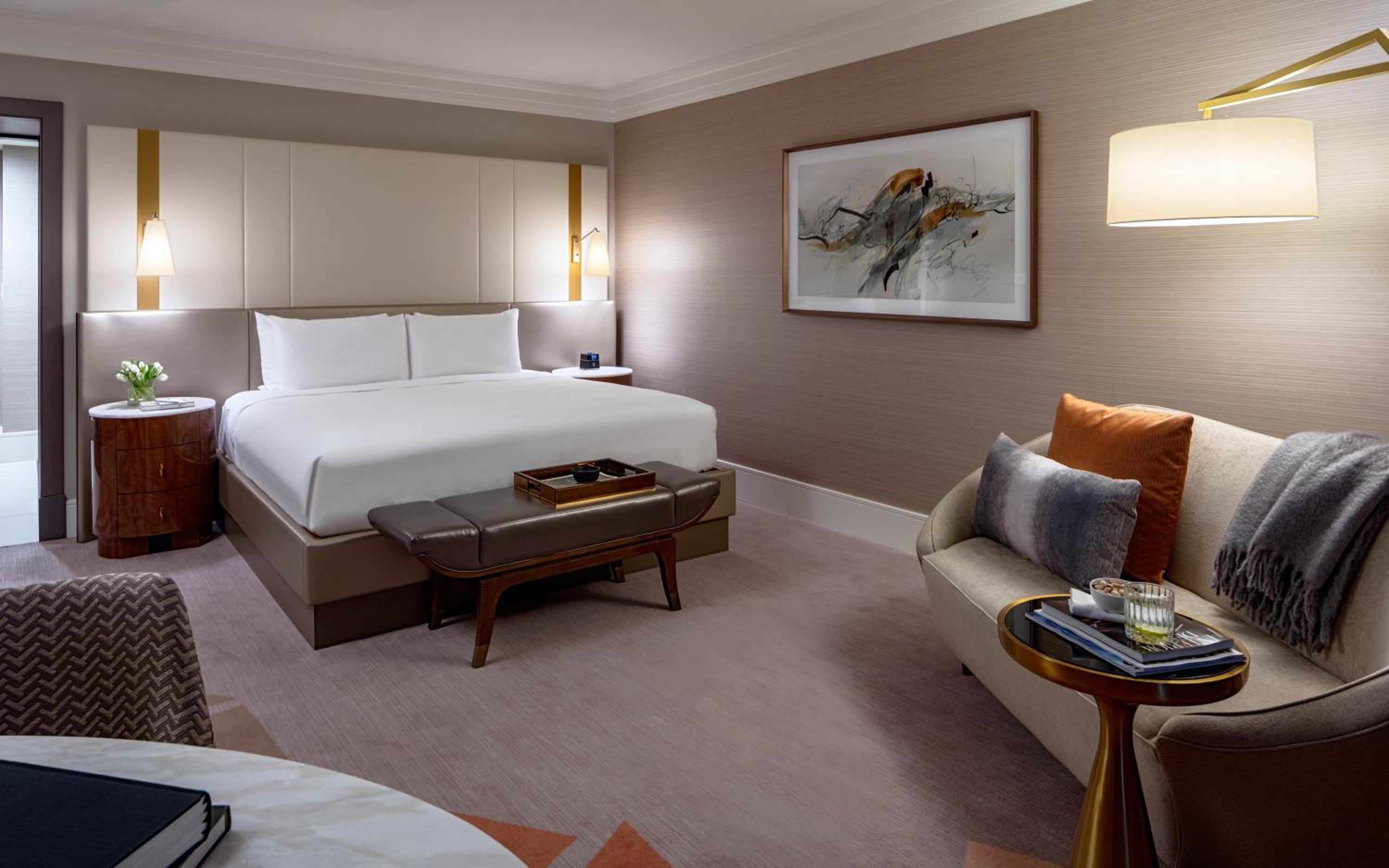 Deluxe King Room - Photo 6