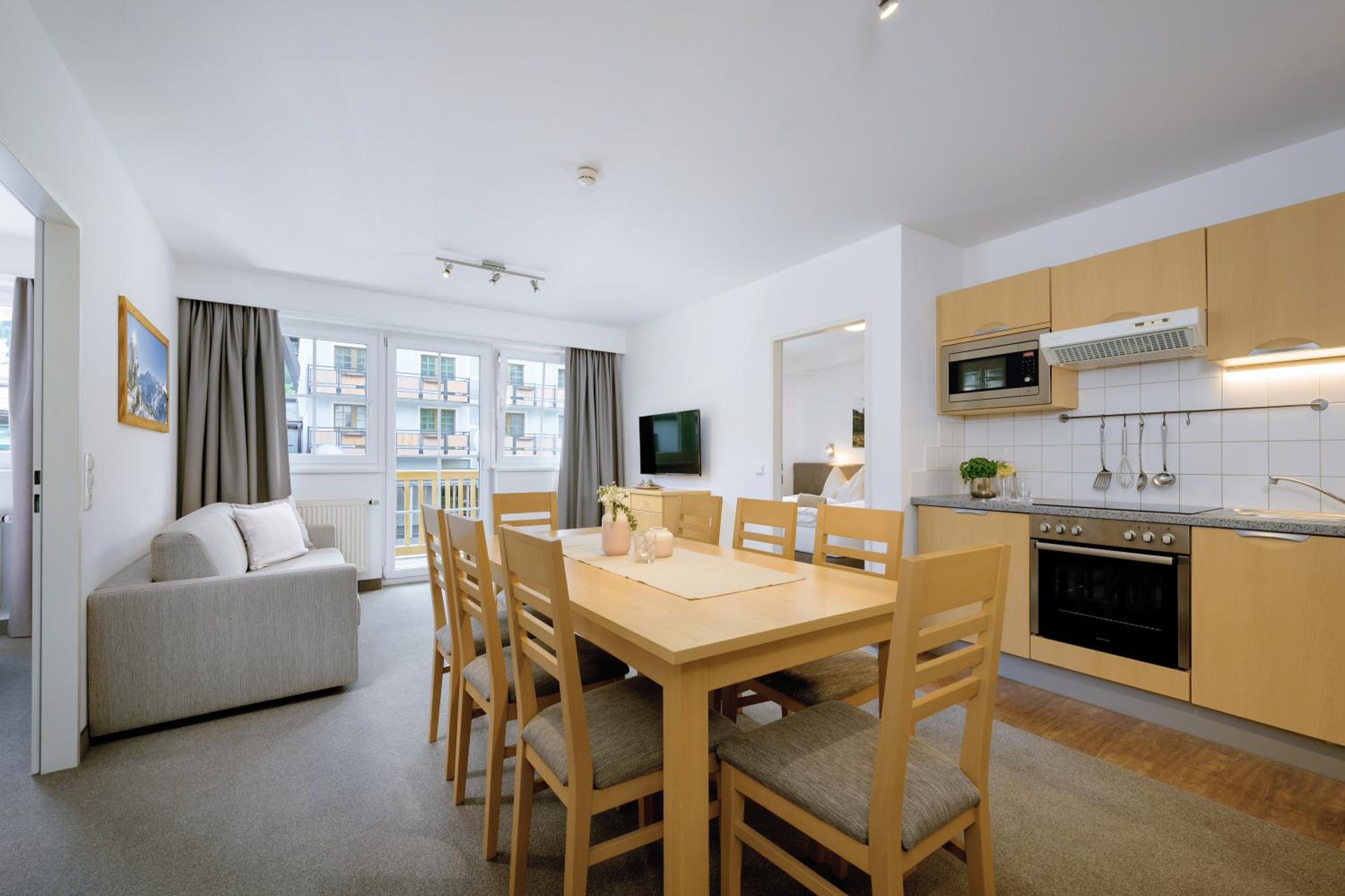 Two-Bedroom Apartment with Balcony photo 2