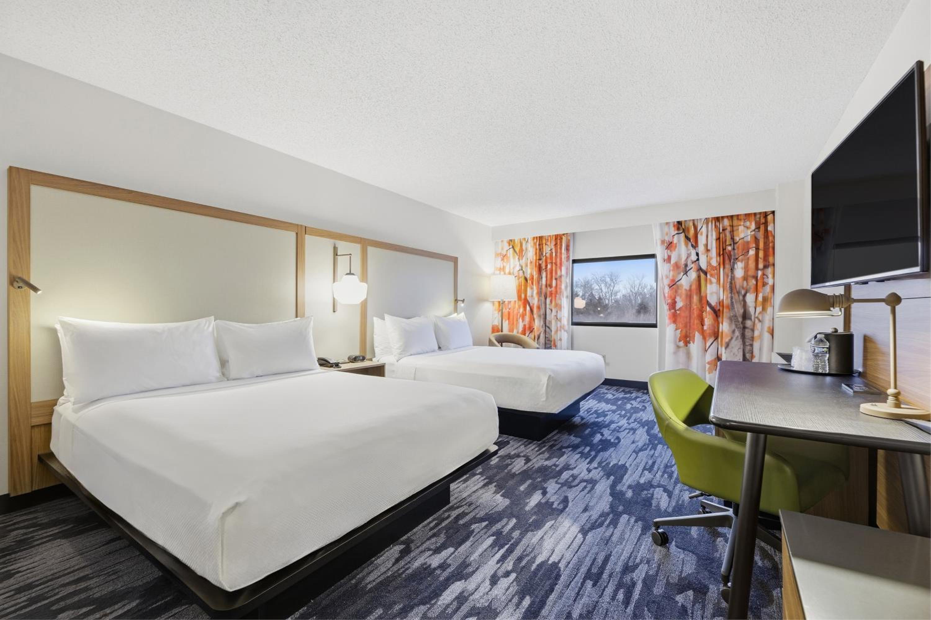 Standard Room with Two Queen Beds and Adapted Tub - Mobility and Hearing Accessible
