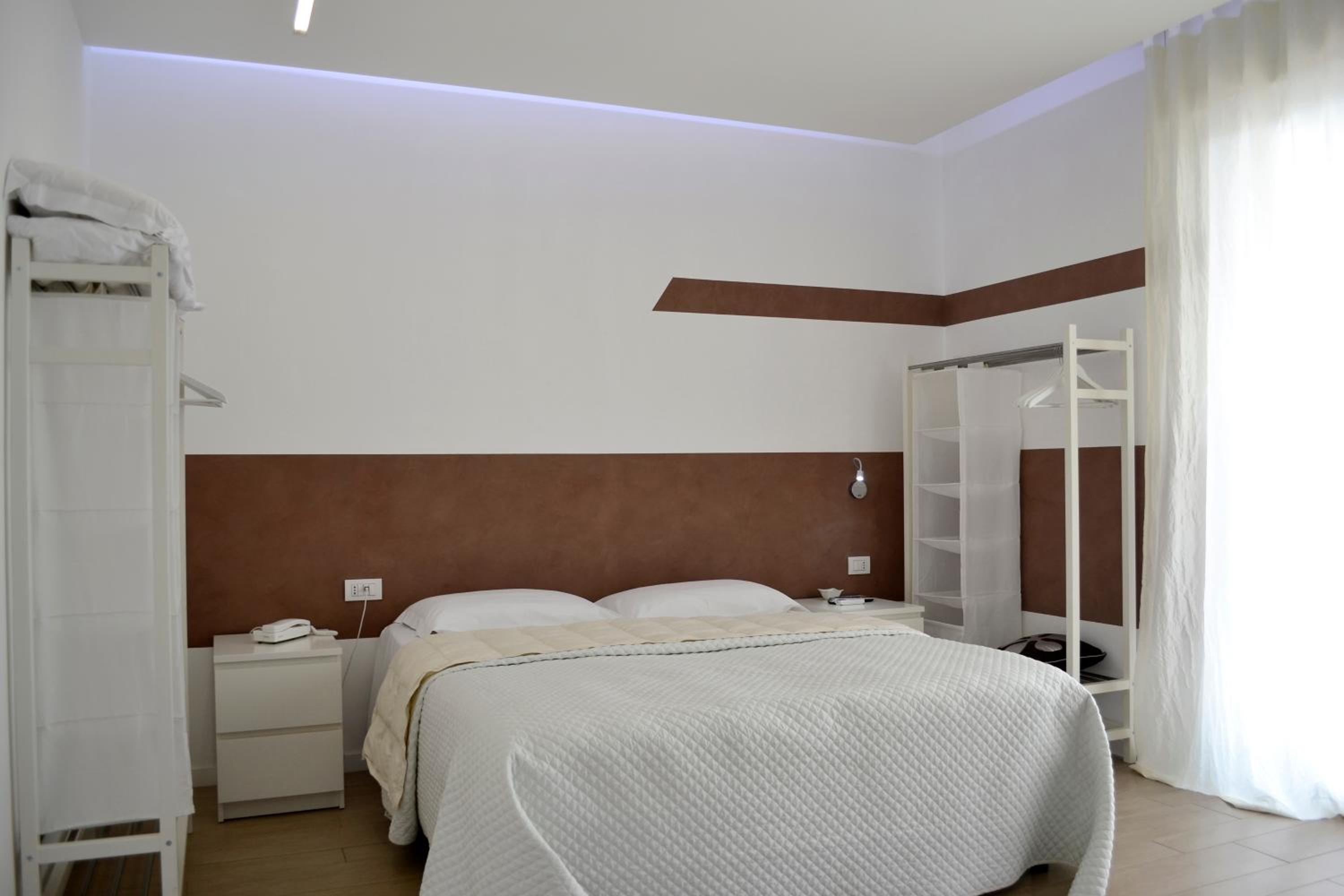 Double or Twin Room - Photo 8