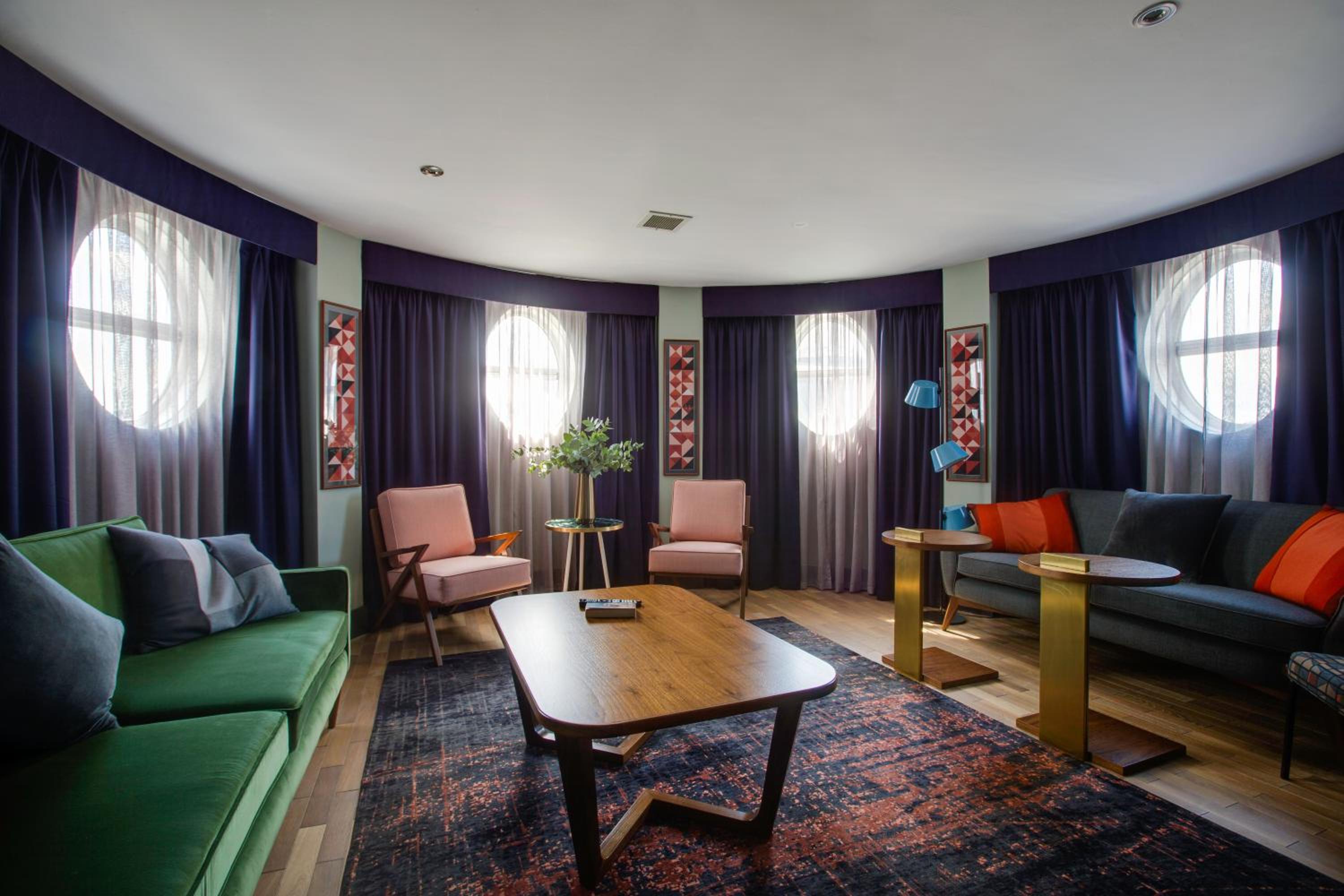 Executive Room photo 2
