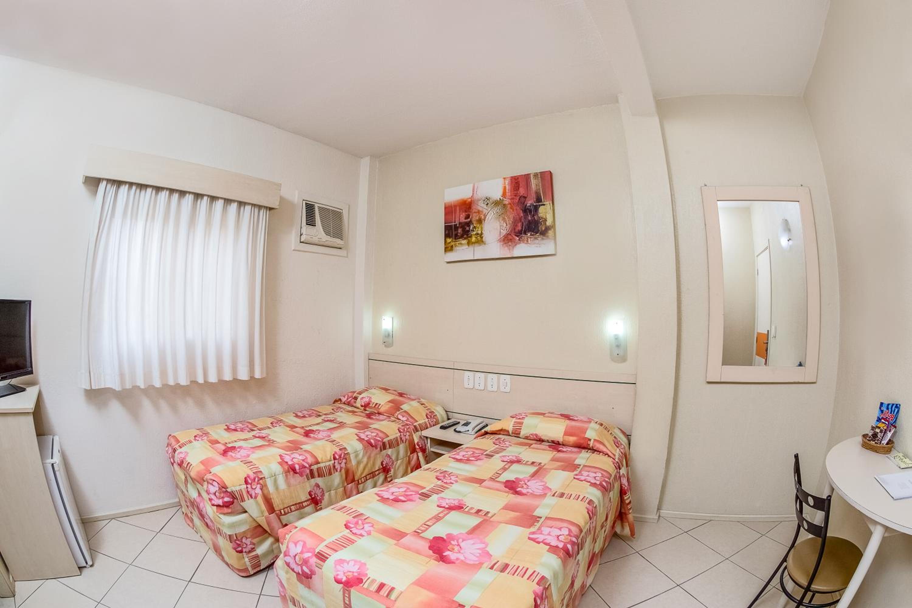 Standard Twin Room photo 3