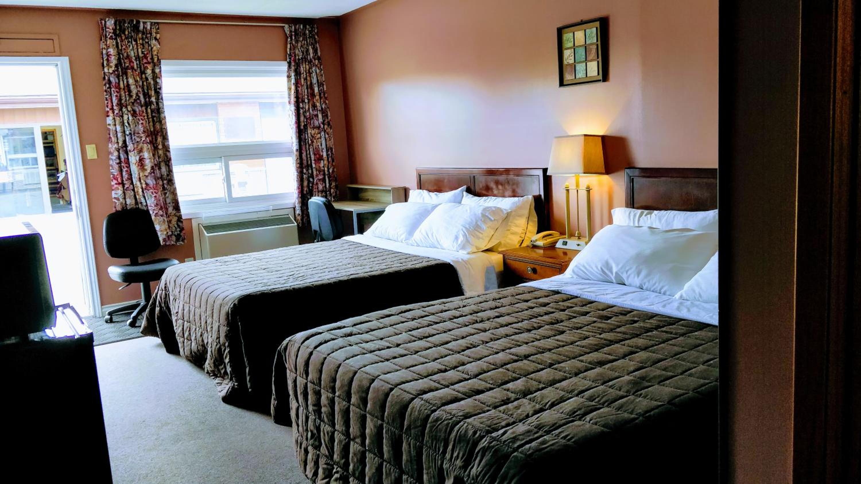 Room with Two Queen Beds - No Pets  - Photo 5