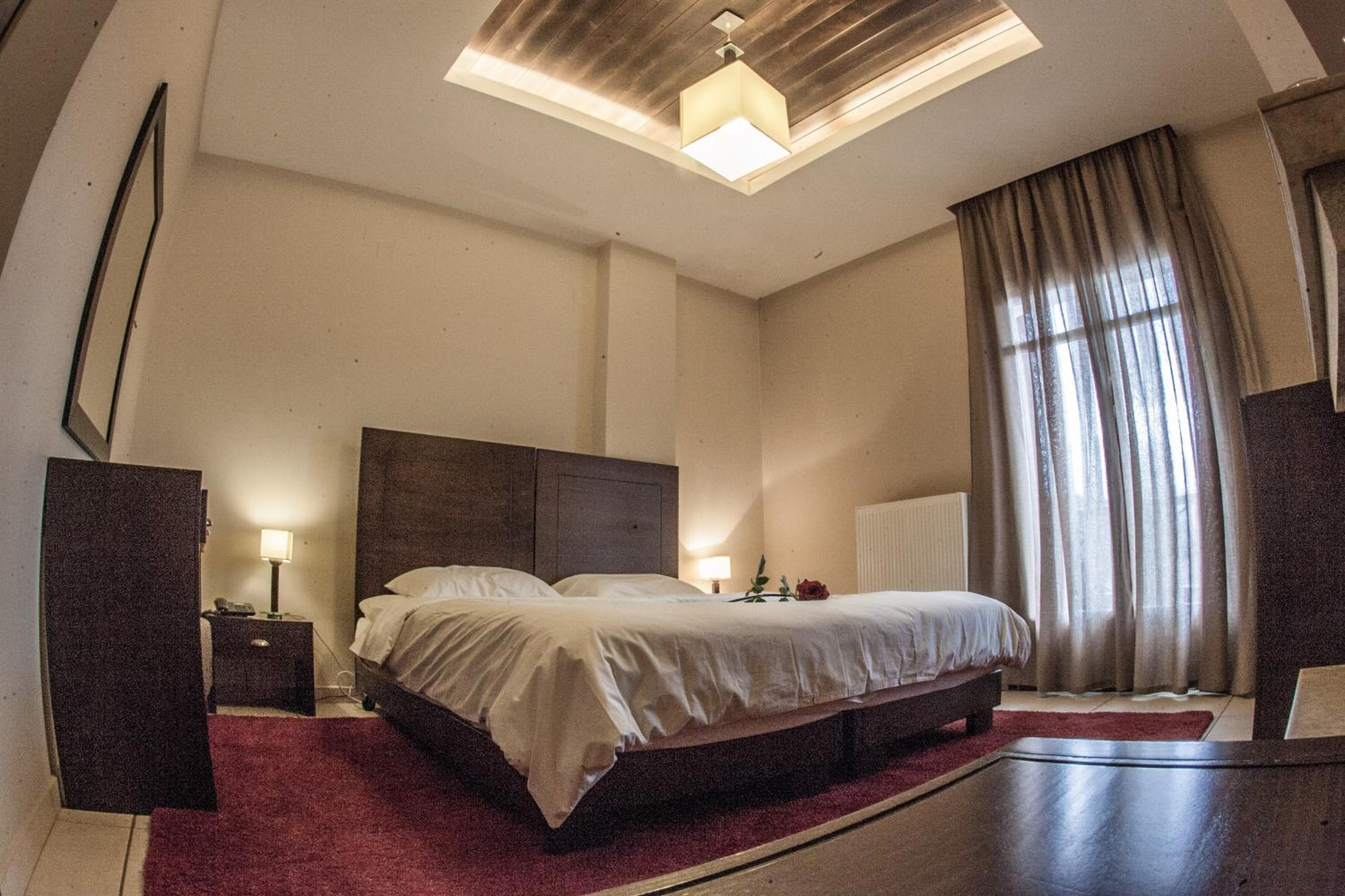 Double or Twin Room with Fireplace photo 2