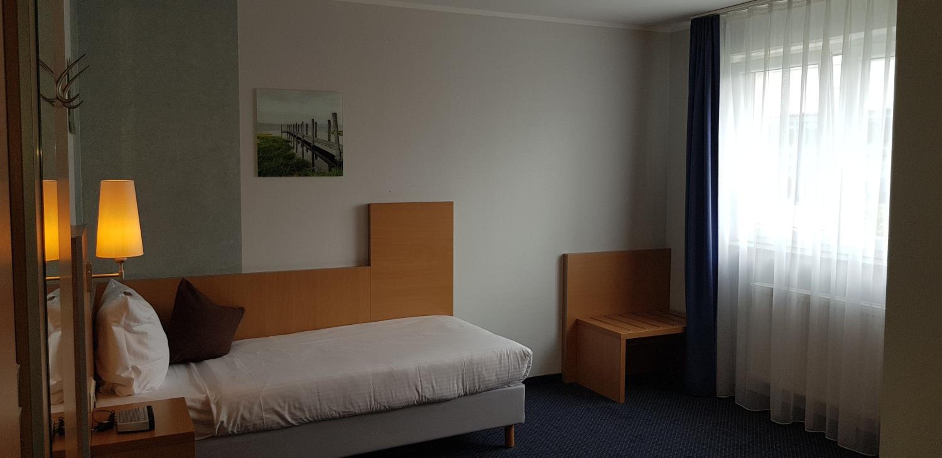 Single Room photo 3
