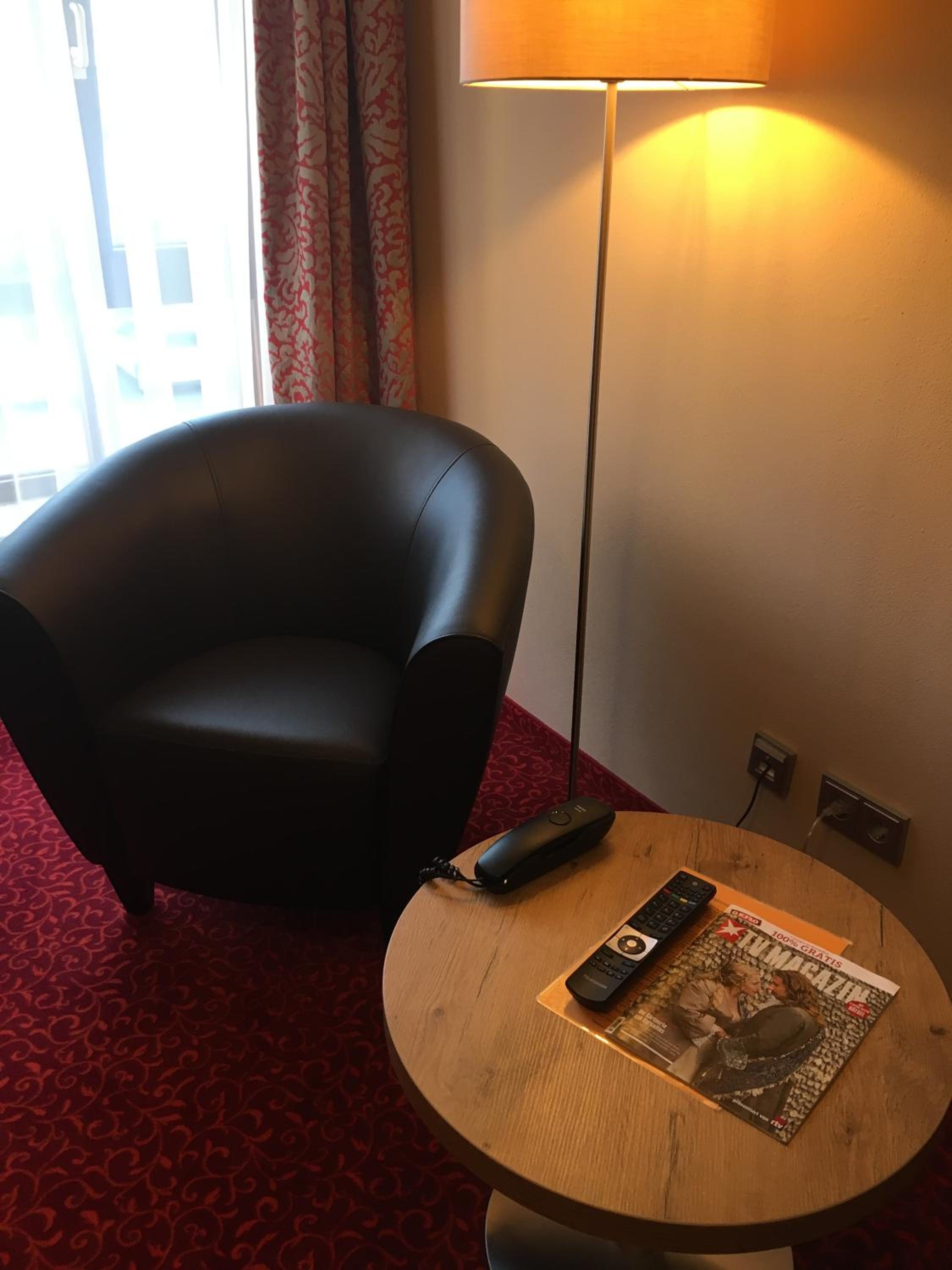 Large Double Room - Photo 13