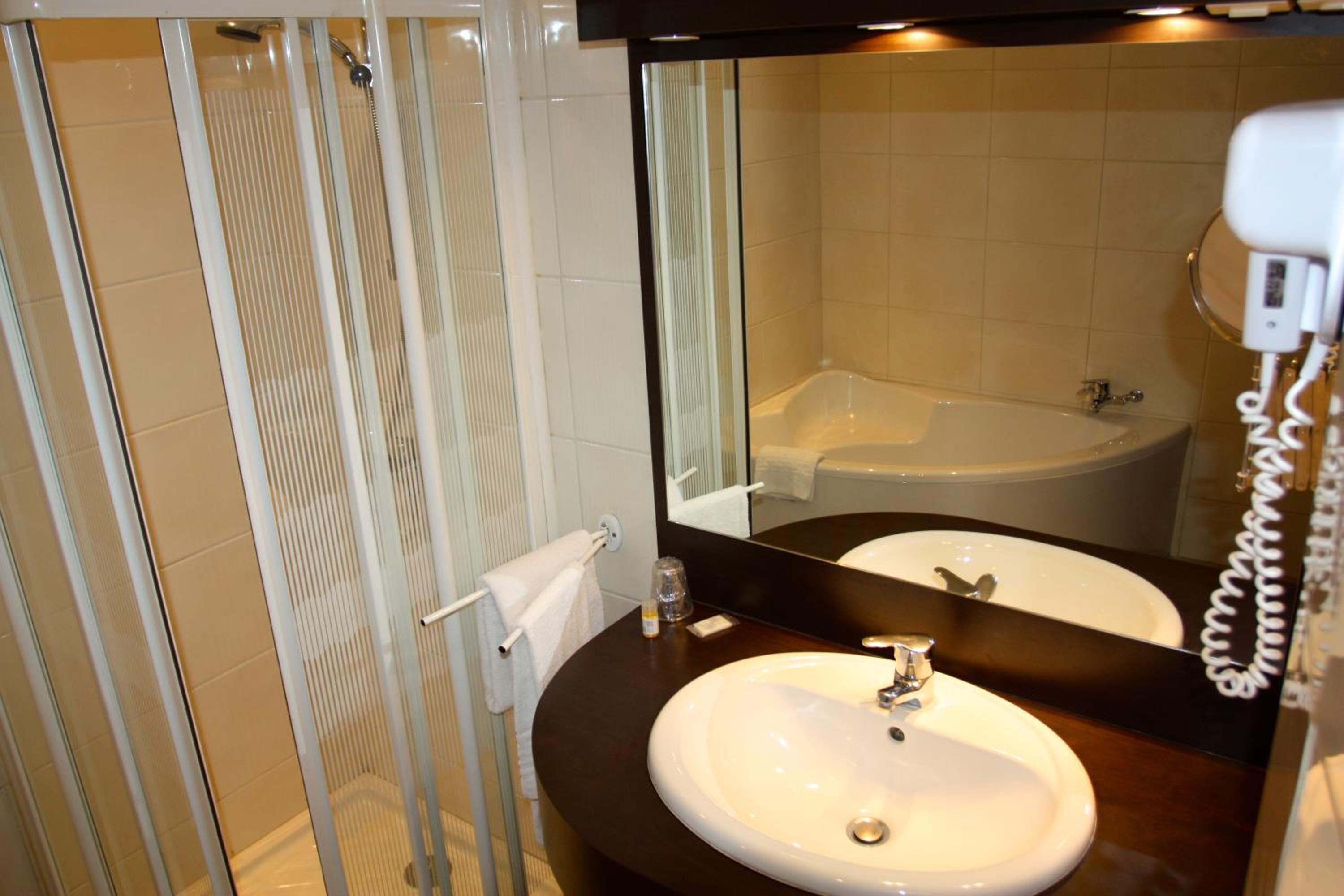 Superior Twin Room photo 2