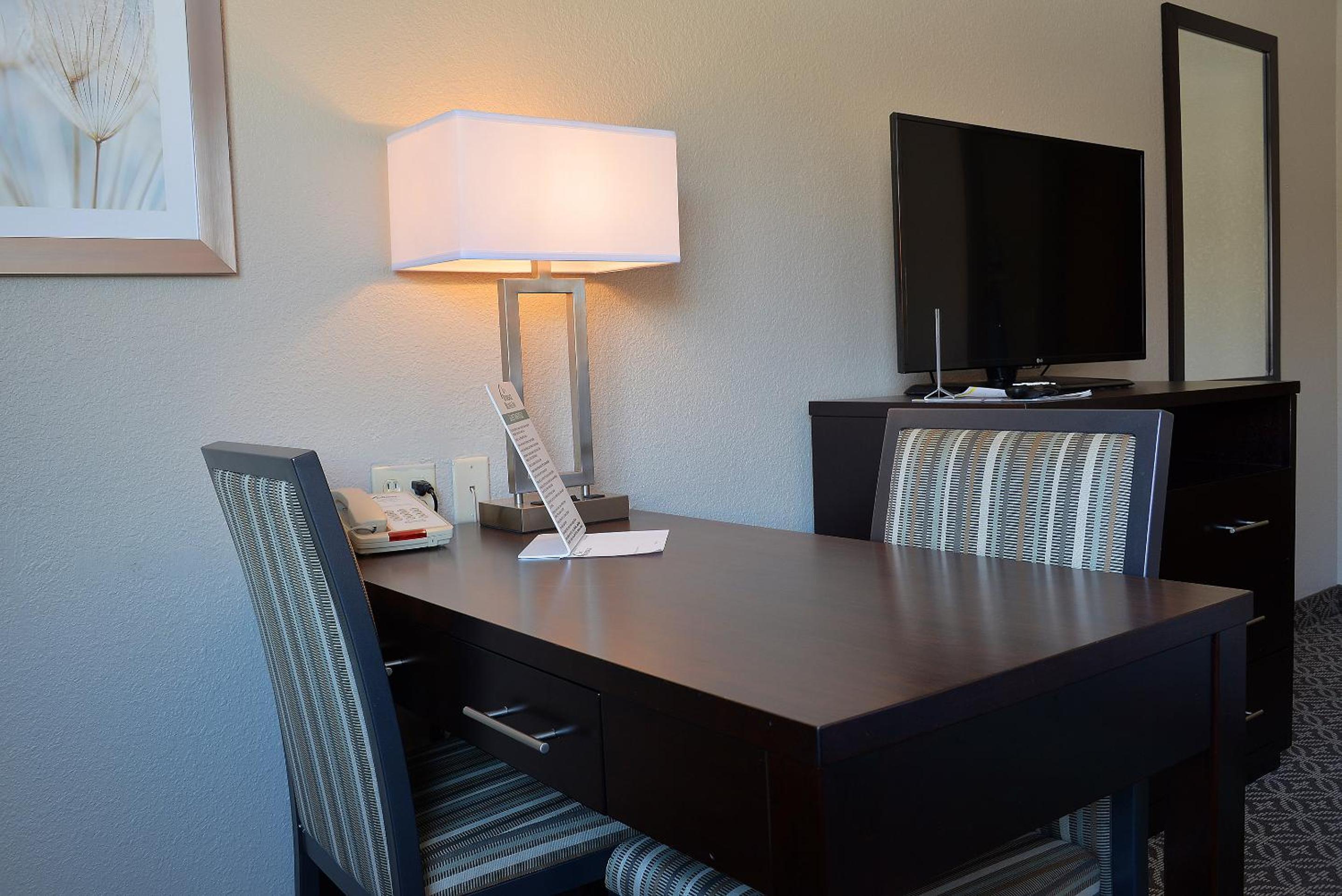 Superior King Room photo 2