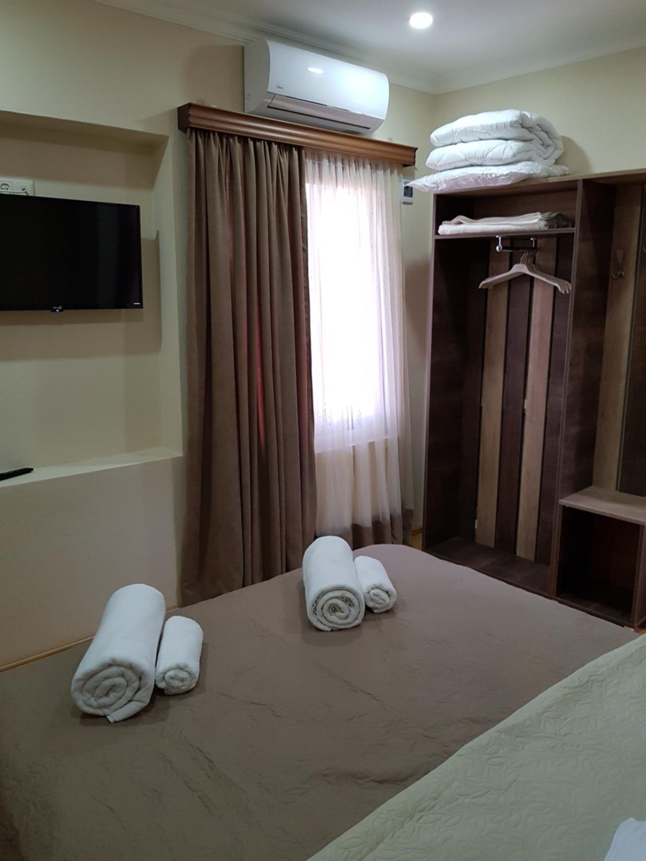Double Room with Two Double Beds photo 1