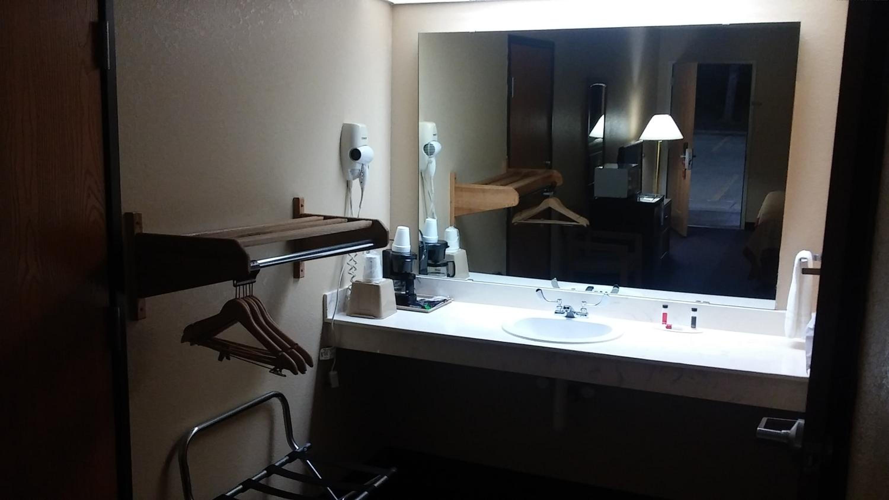 King Room - Smoking  - Photo 11