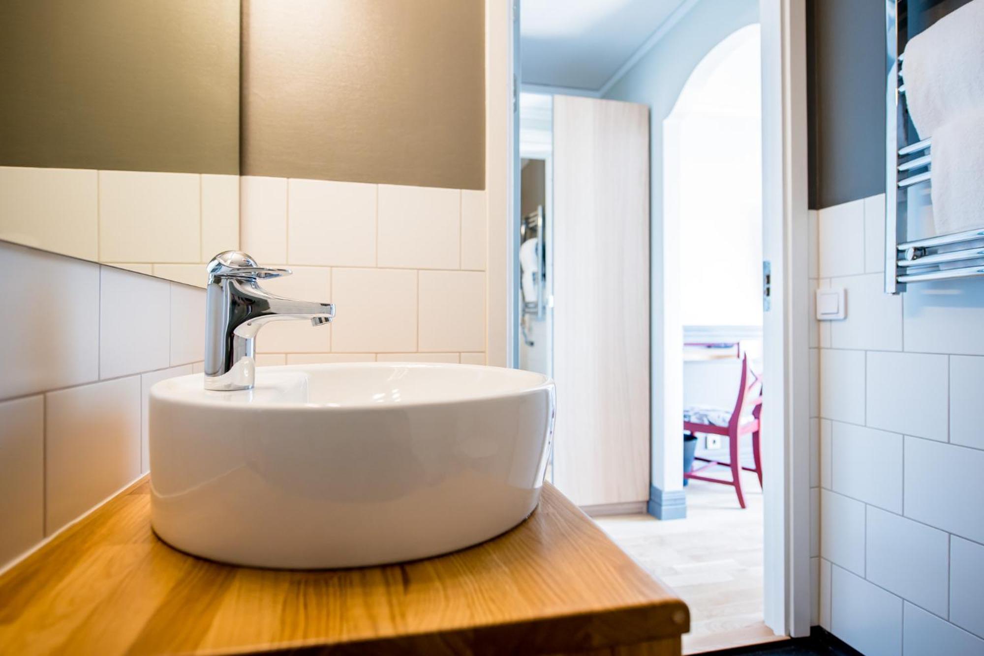 Double or Twin Room with Private Bathroom photo 2