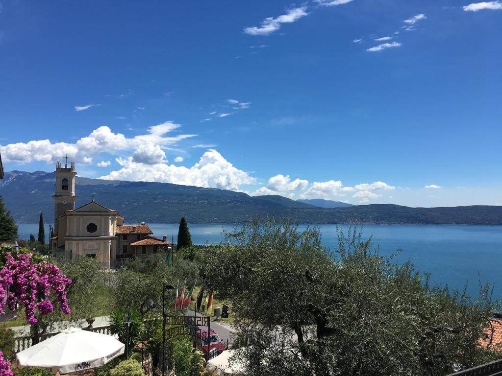 Double Room with Lake View - Photo 13