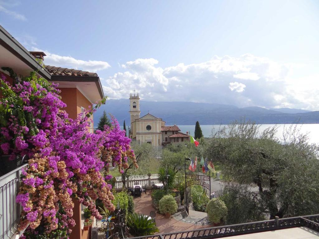 Double Room with Lake View - Photo 12