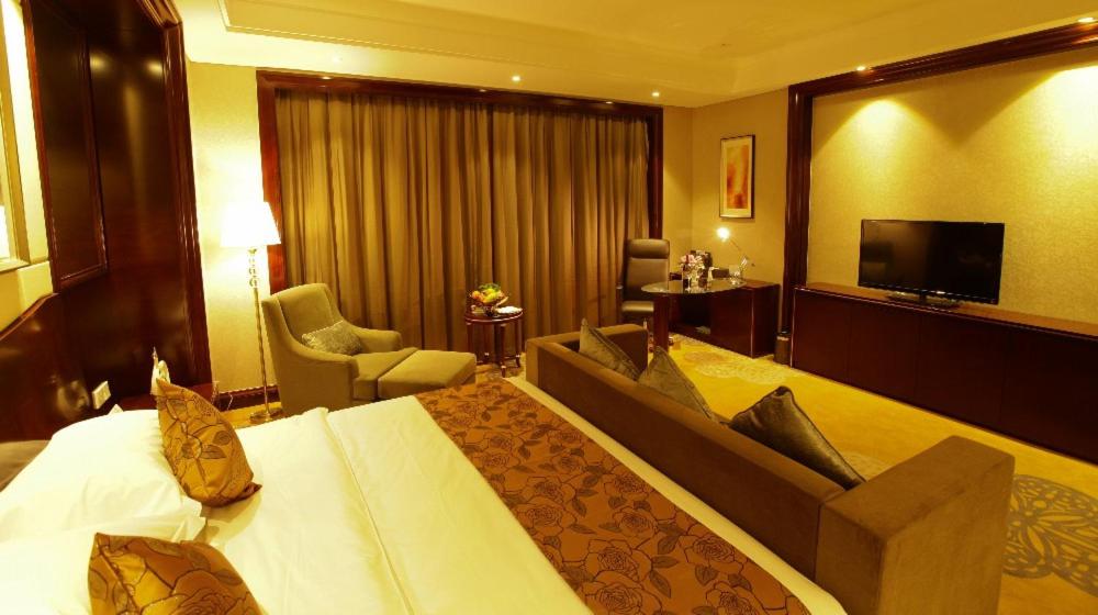 Deluxe King Room photo 3