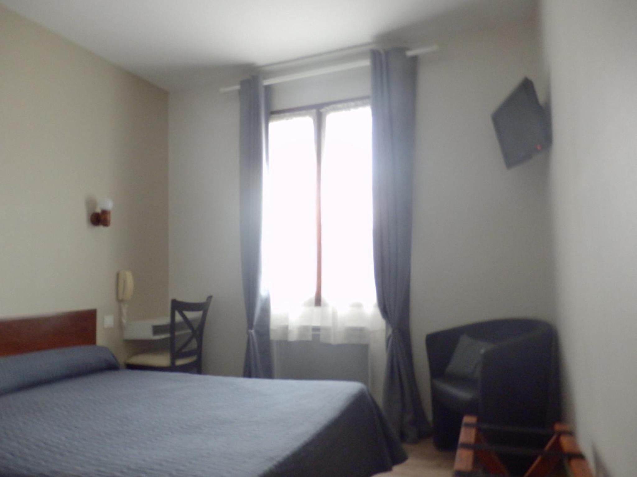 Standard Double Room photo 3