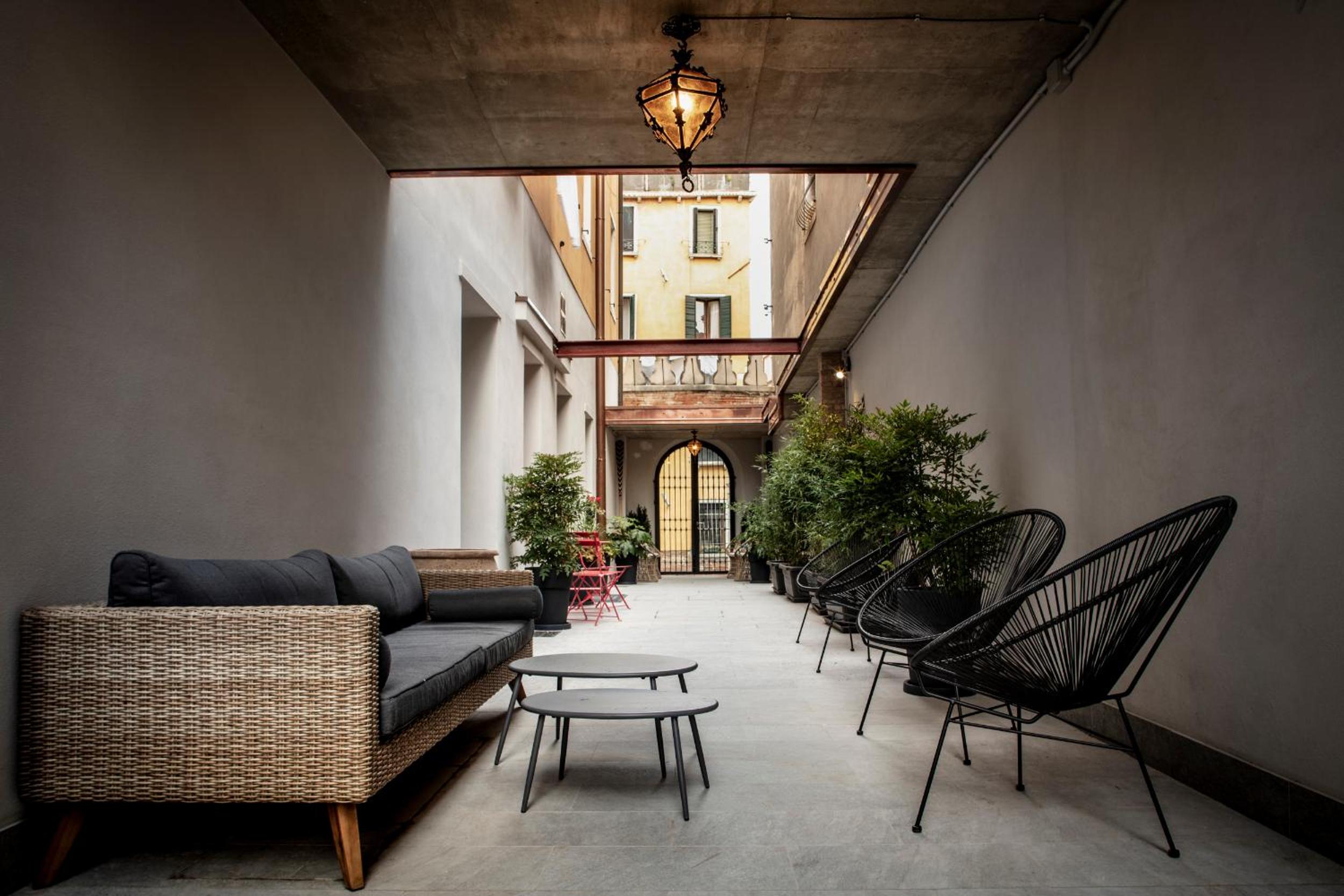 Two-Bedroom Apartment with Canal View photo 3