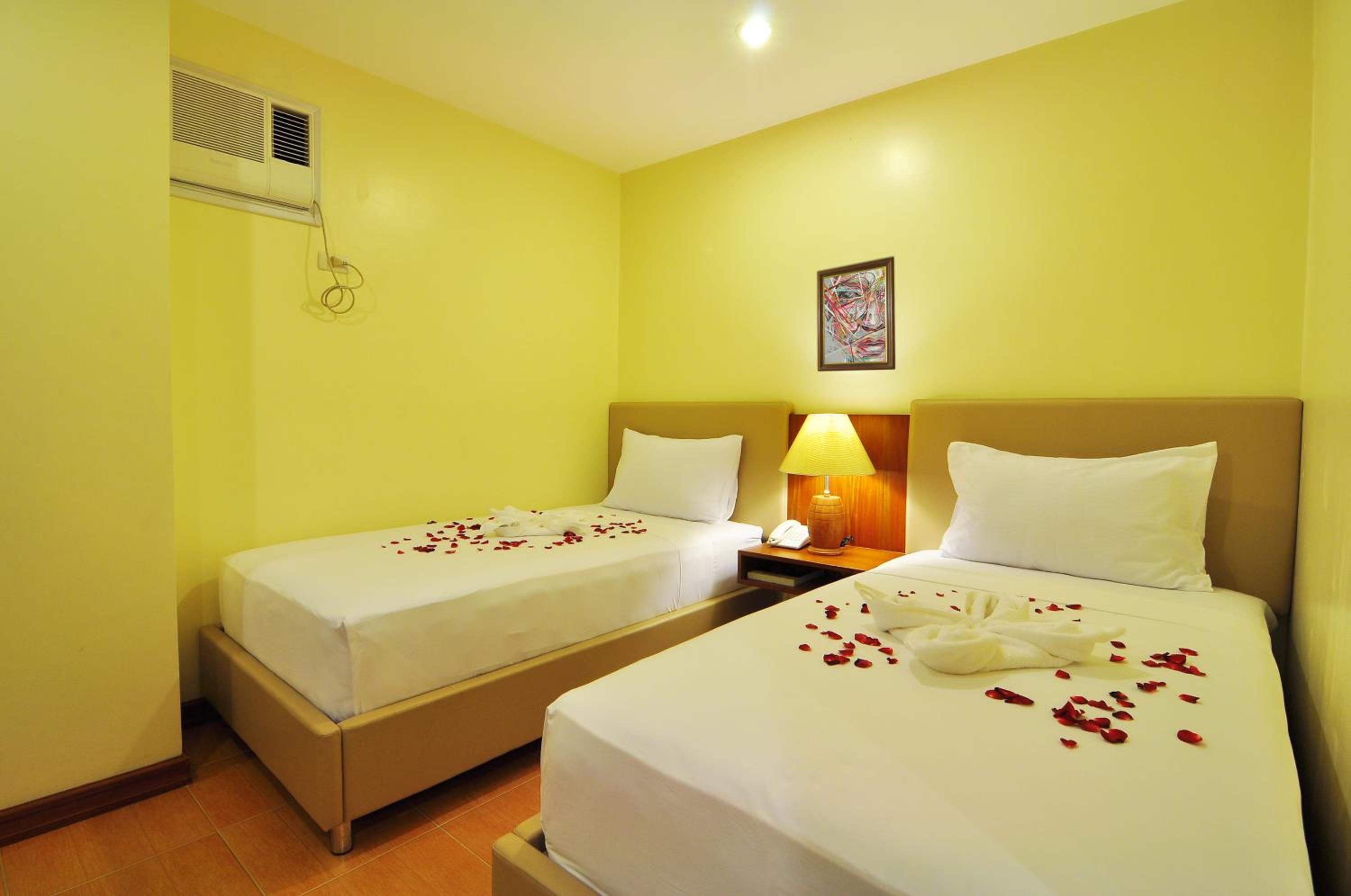 Junior Twin Room - Photo 10